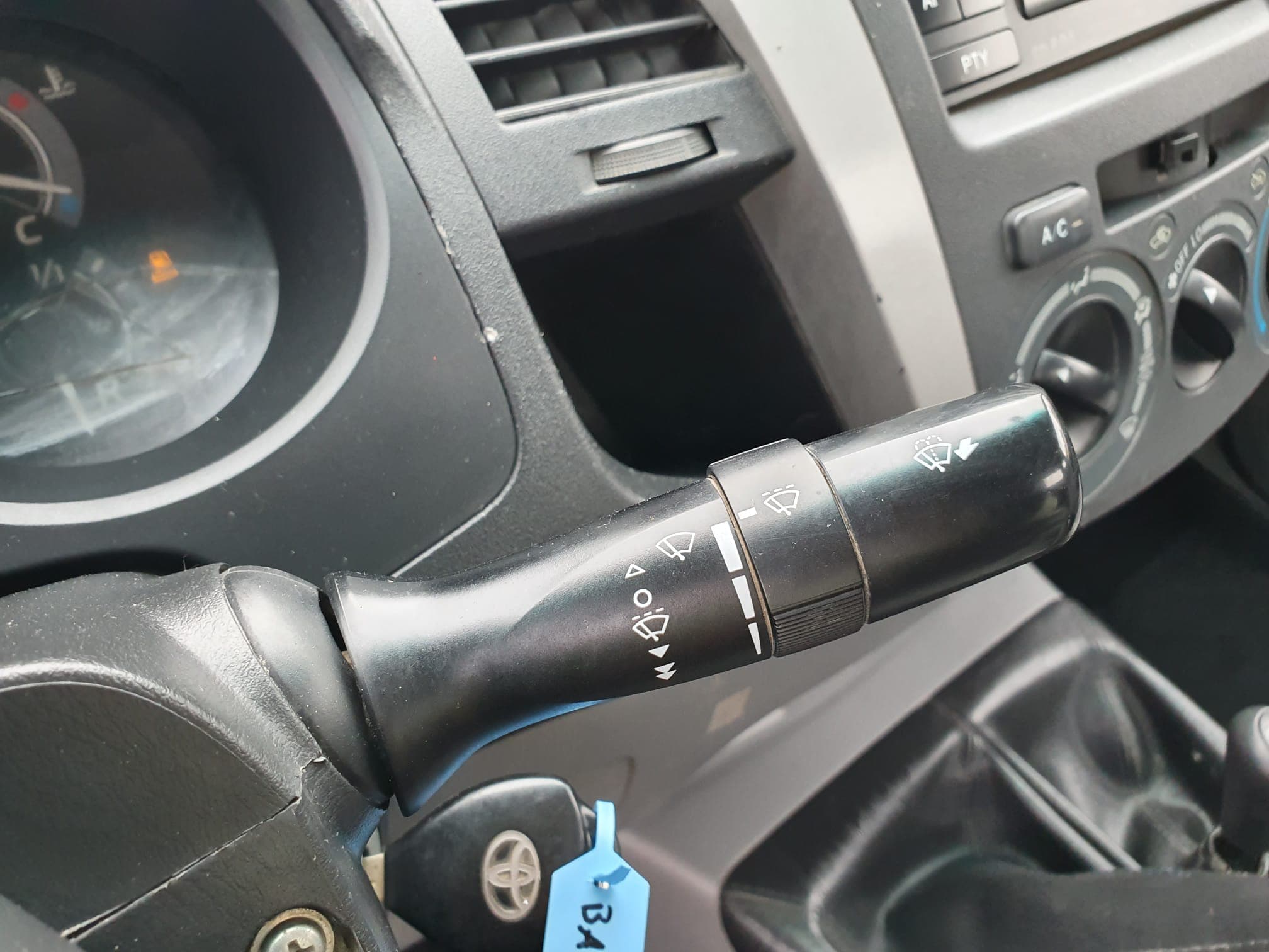 Toyota Hilux D-4D · Ano 2009 — imagem 23