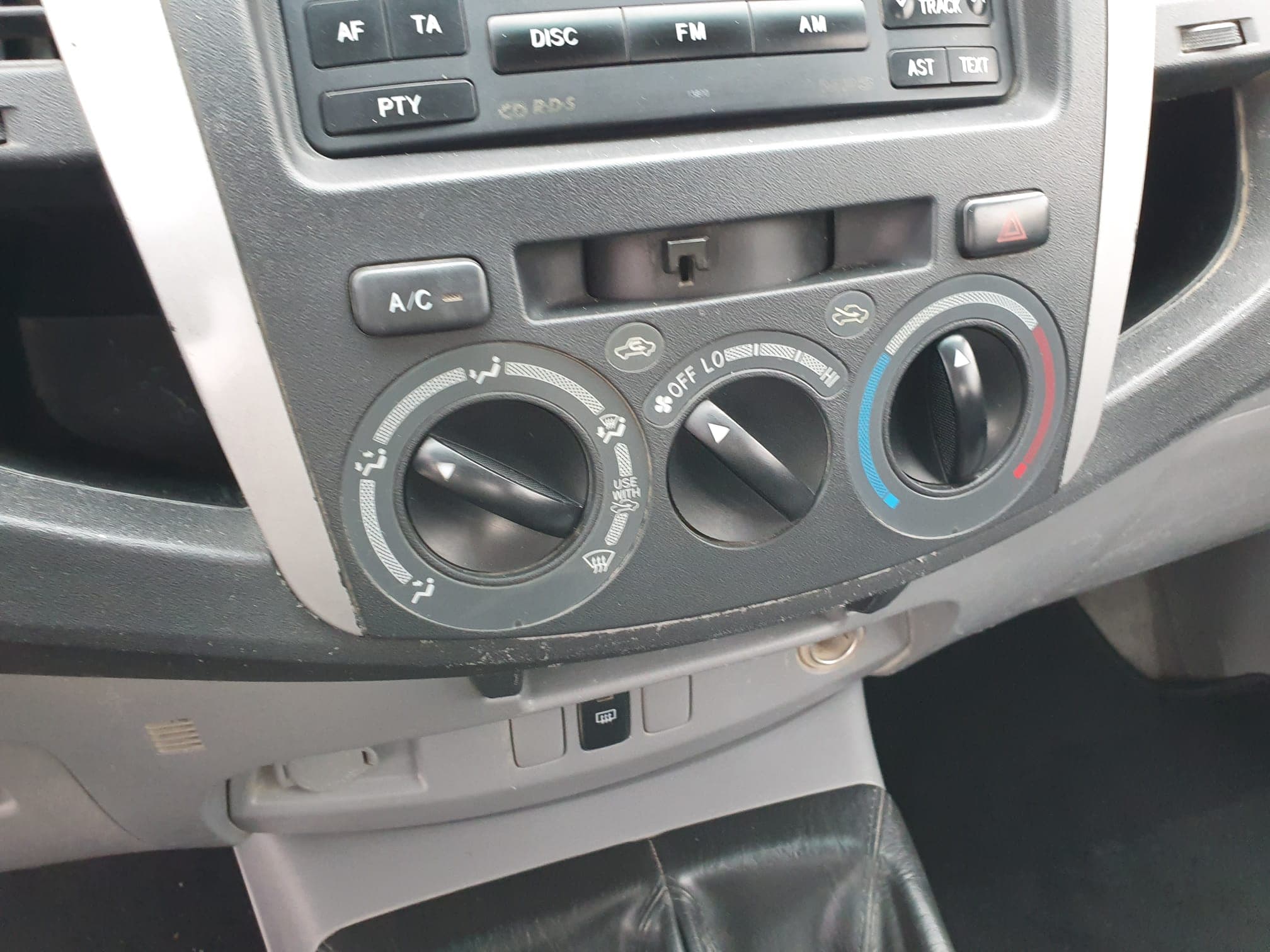 Toyota Hilux D-4D · Ano 2009 — imagem 22