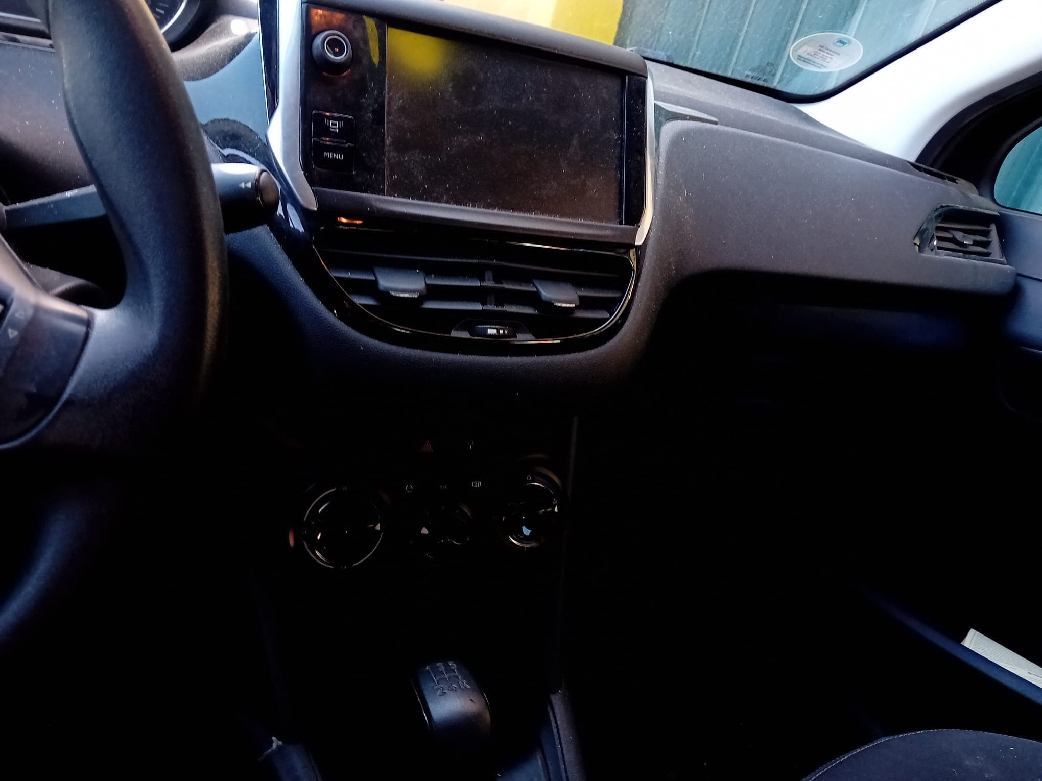 Peugeot 208 · Ano 2012 — imagen 15
