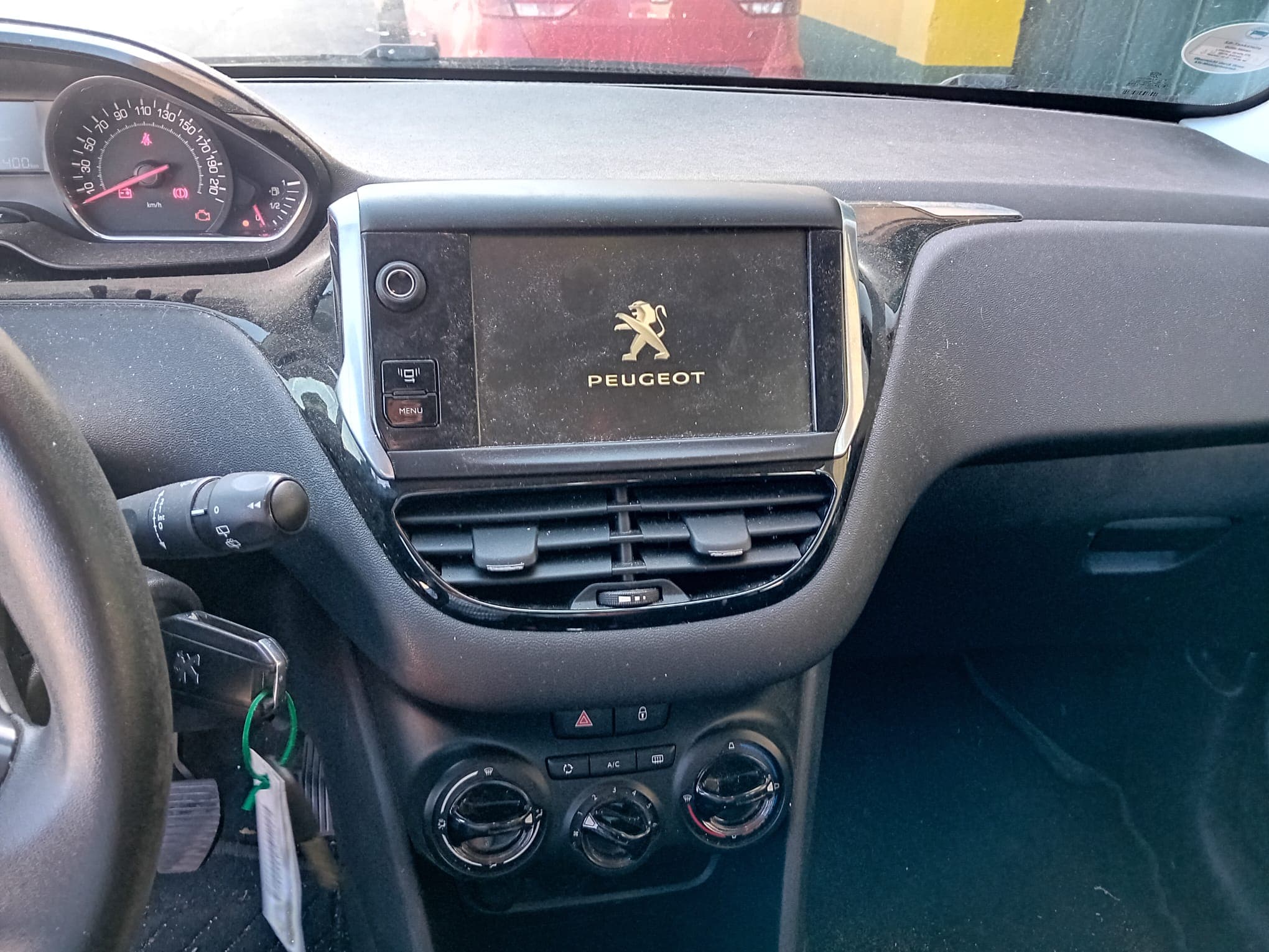 Peugeot 208 · Ano 2012 — imagen 14