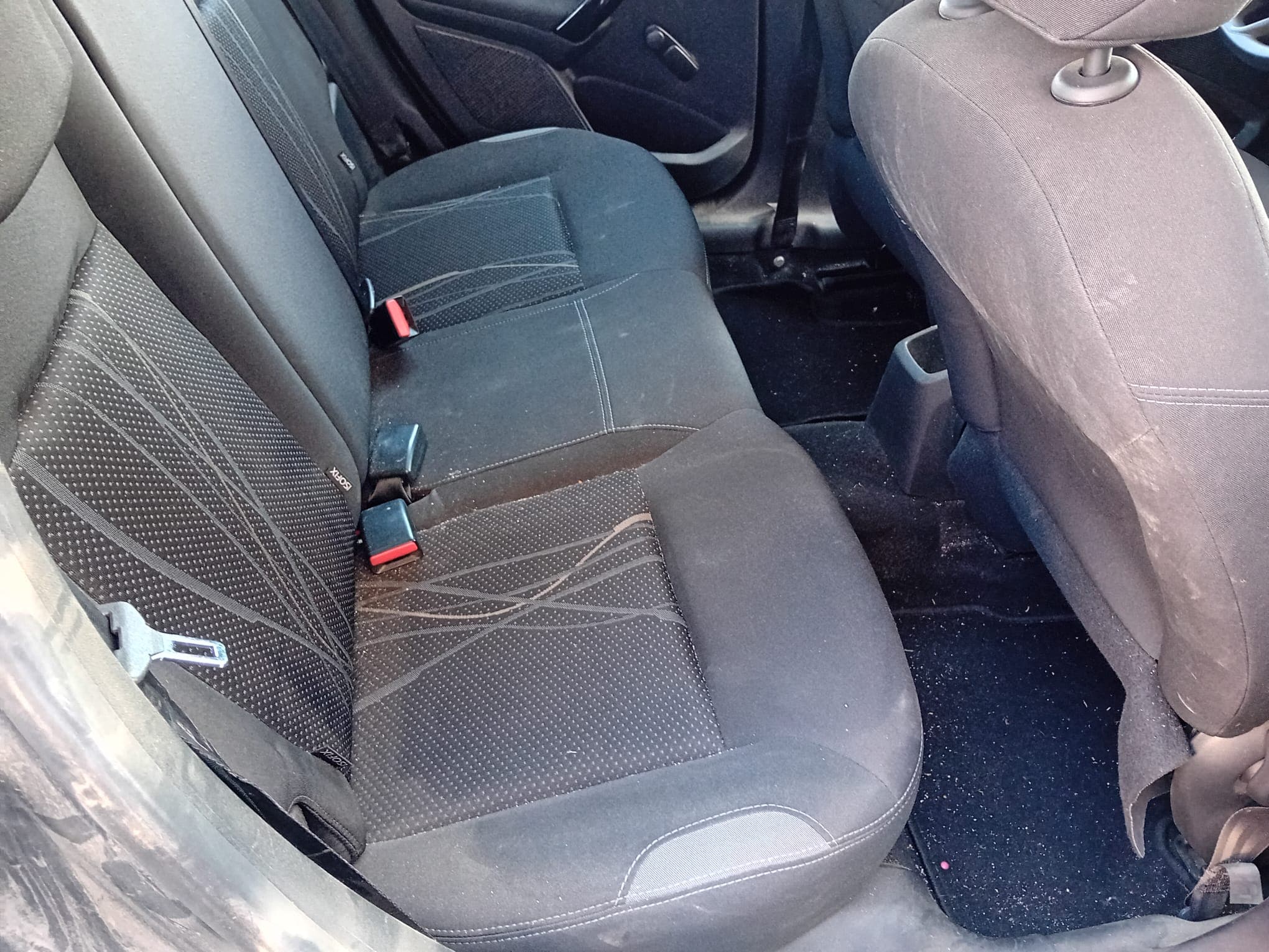 Peugeot 208 · Ano 2012 — imagen 17