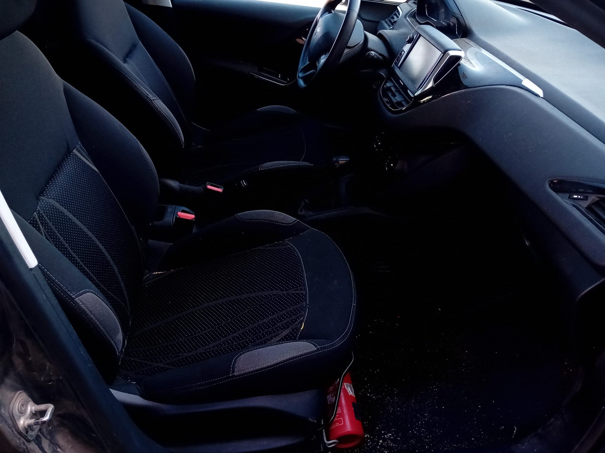 Peugeot 208 · Ano 2012 — imagen 23
