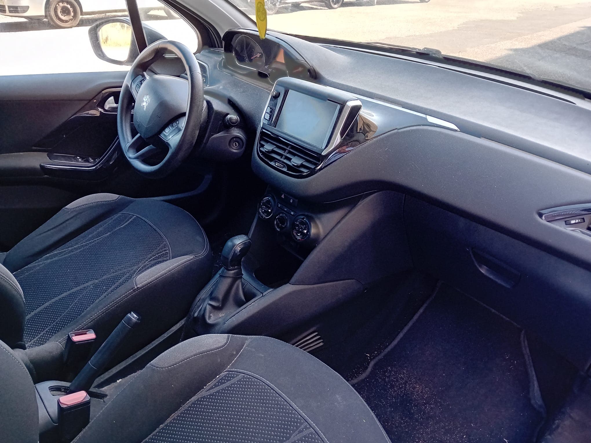 Peugeot 208 · Ano 2012 — imagen 21