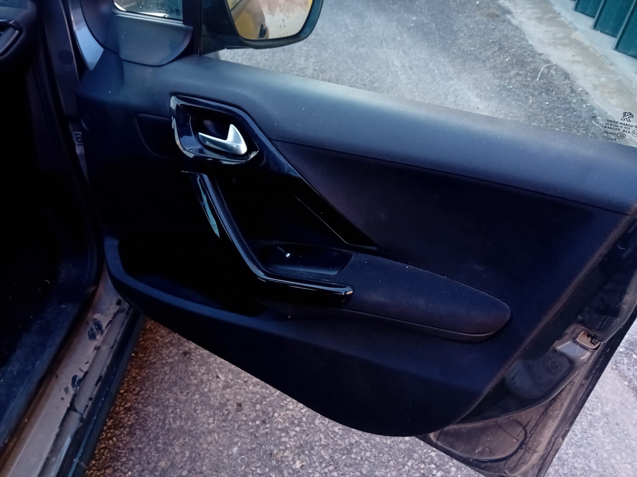 Peugeot 208 · Ano 2012 — imagen 19