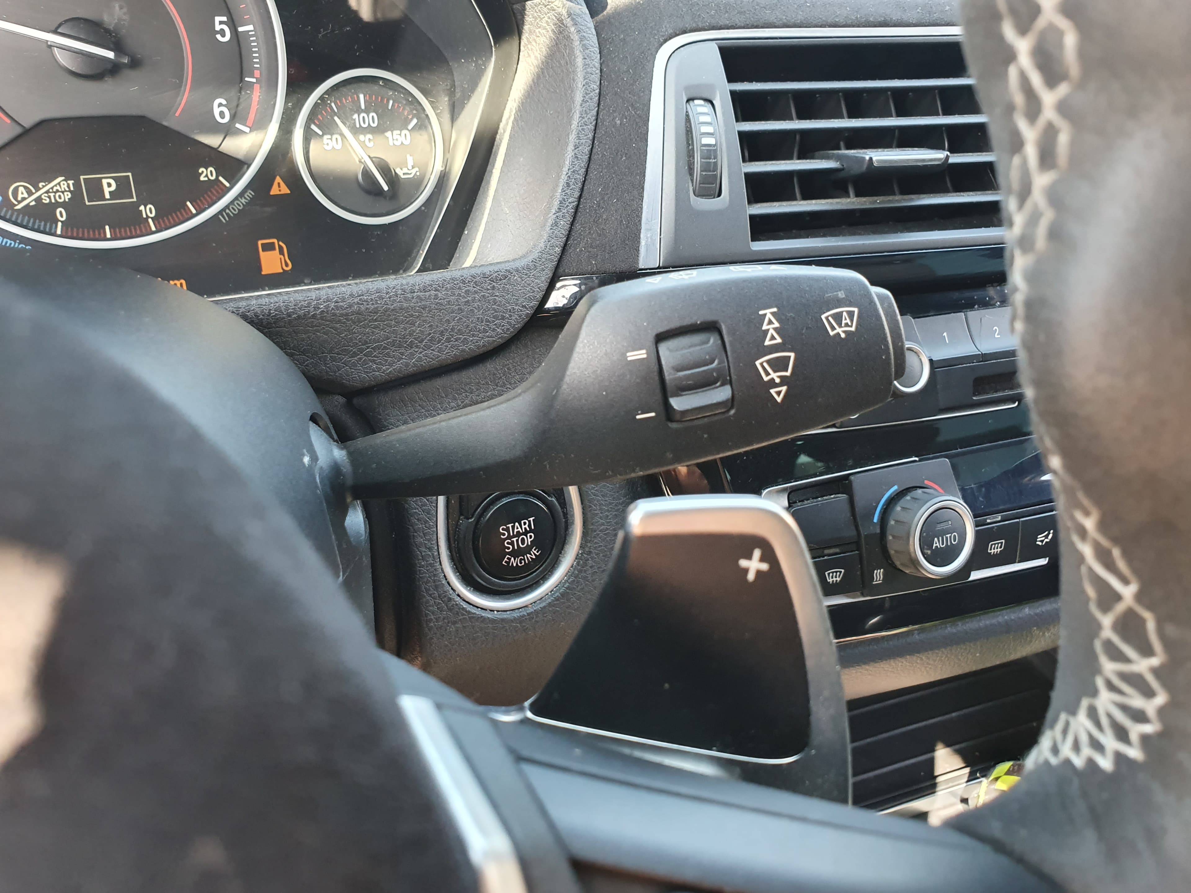 BMW 318 D · Ano 2016 — imagen 42