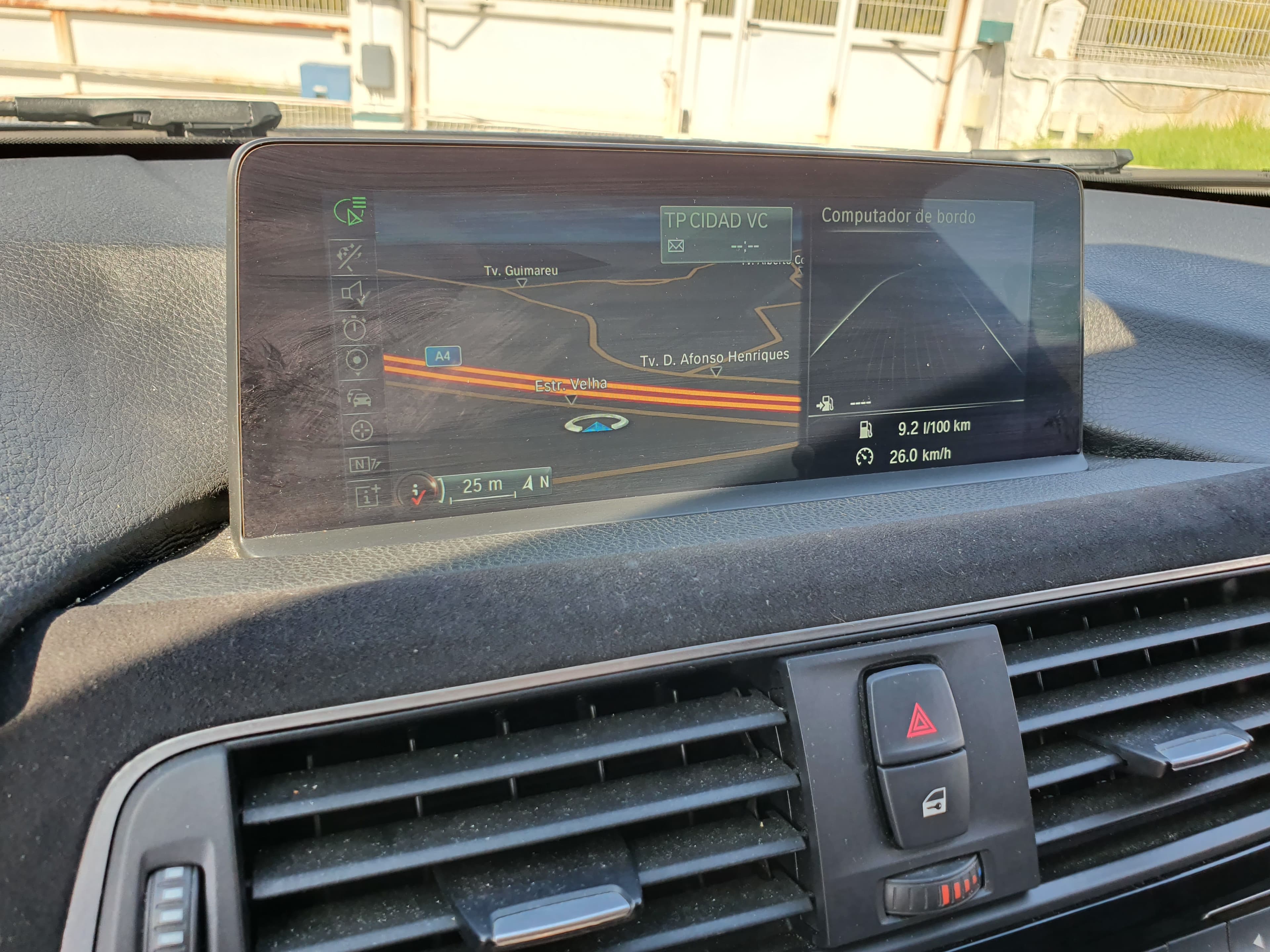 BMW 318 D · Ano 2016 — imagen 37