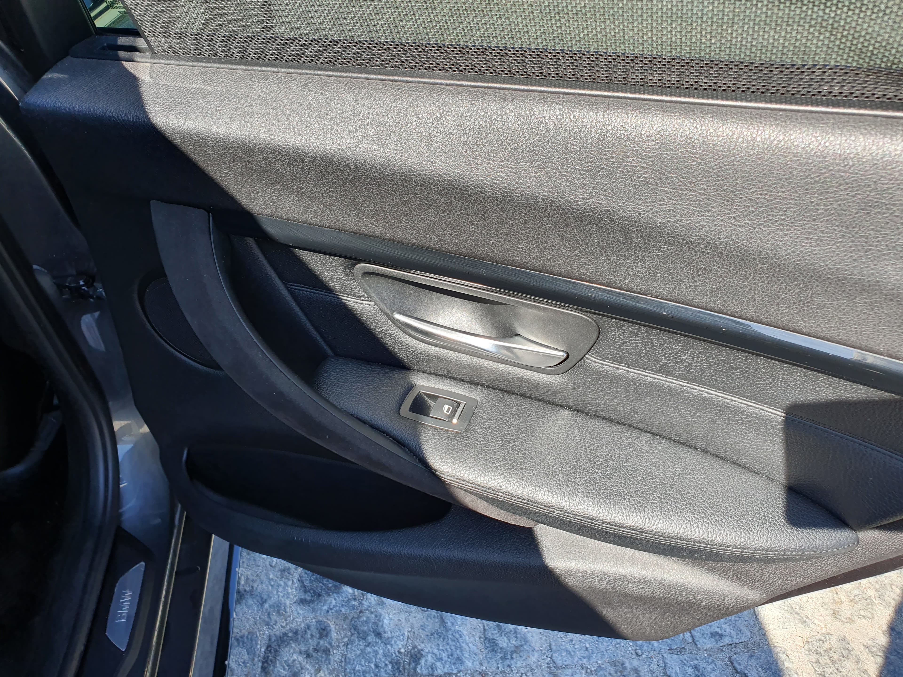 BMW 318 D · Ano 2016 — imagen 26