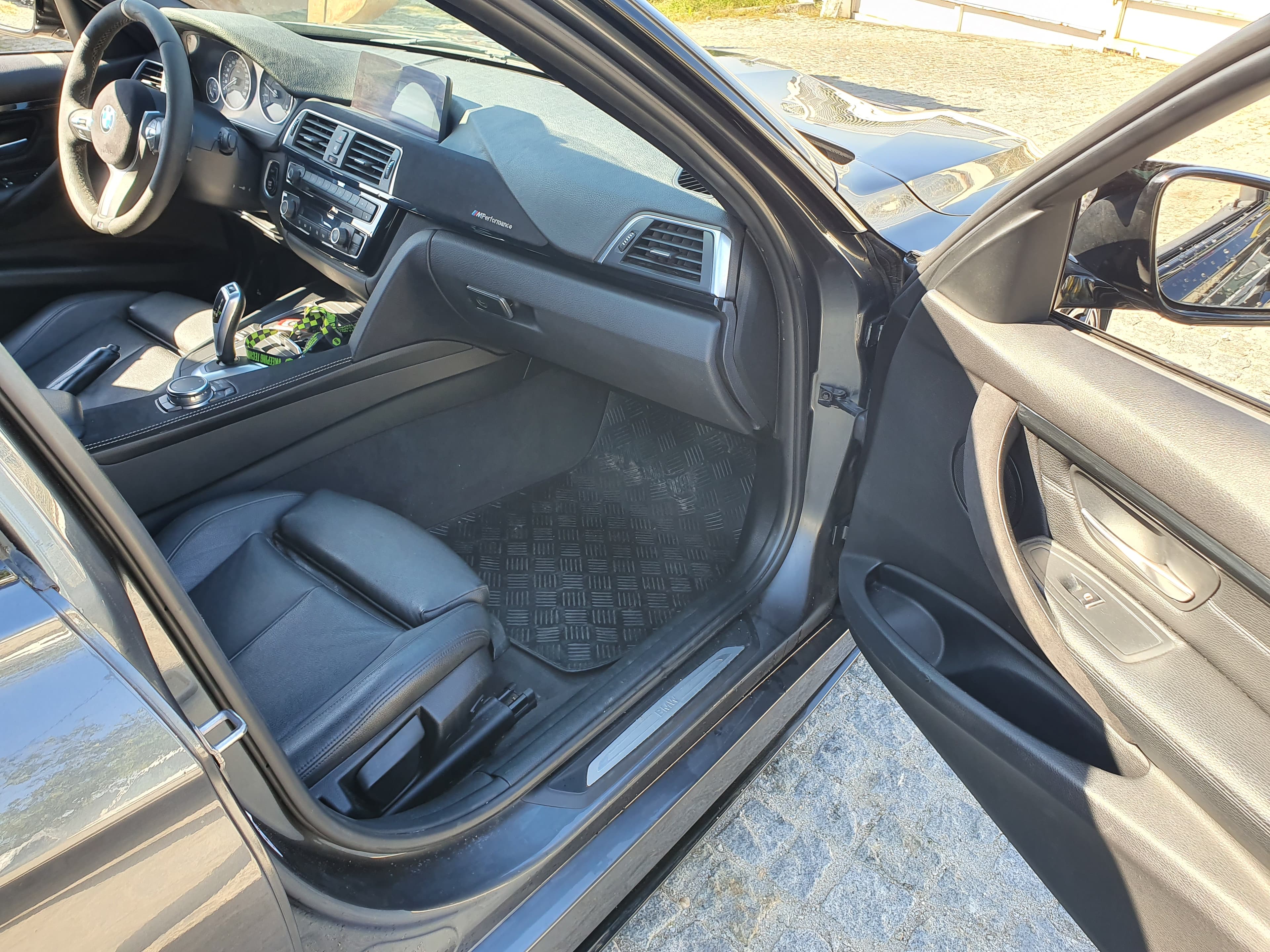 BMW 318 D · Ano 2016 — imagen 22