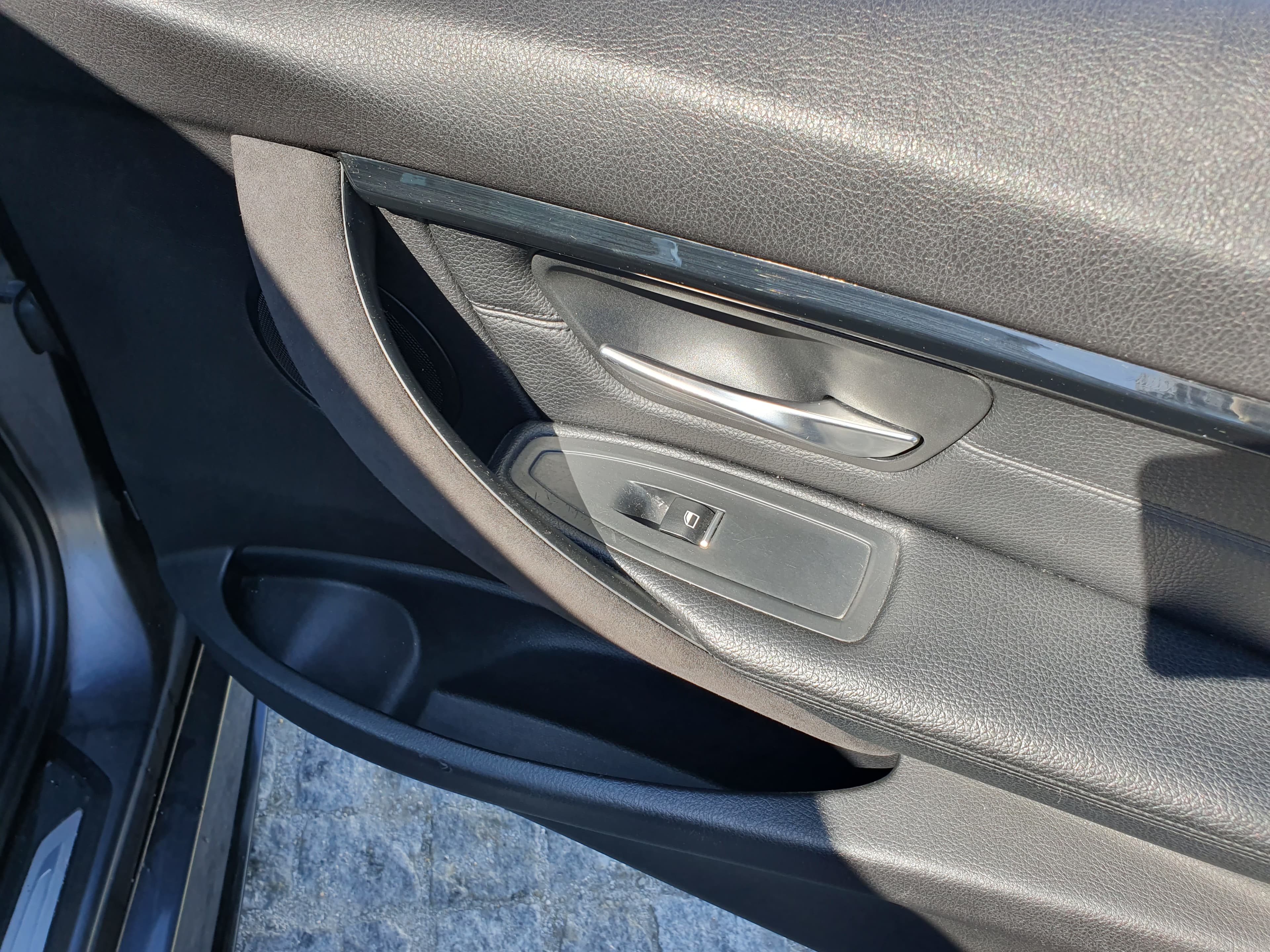 BMW 318 D · Ano 2016 — imagen 23