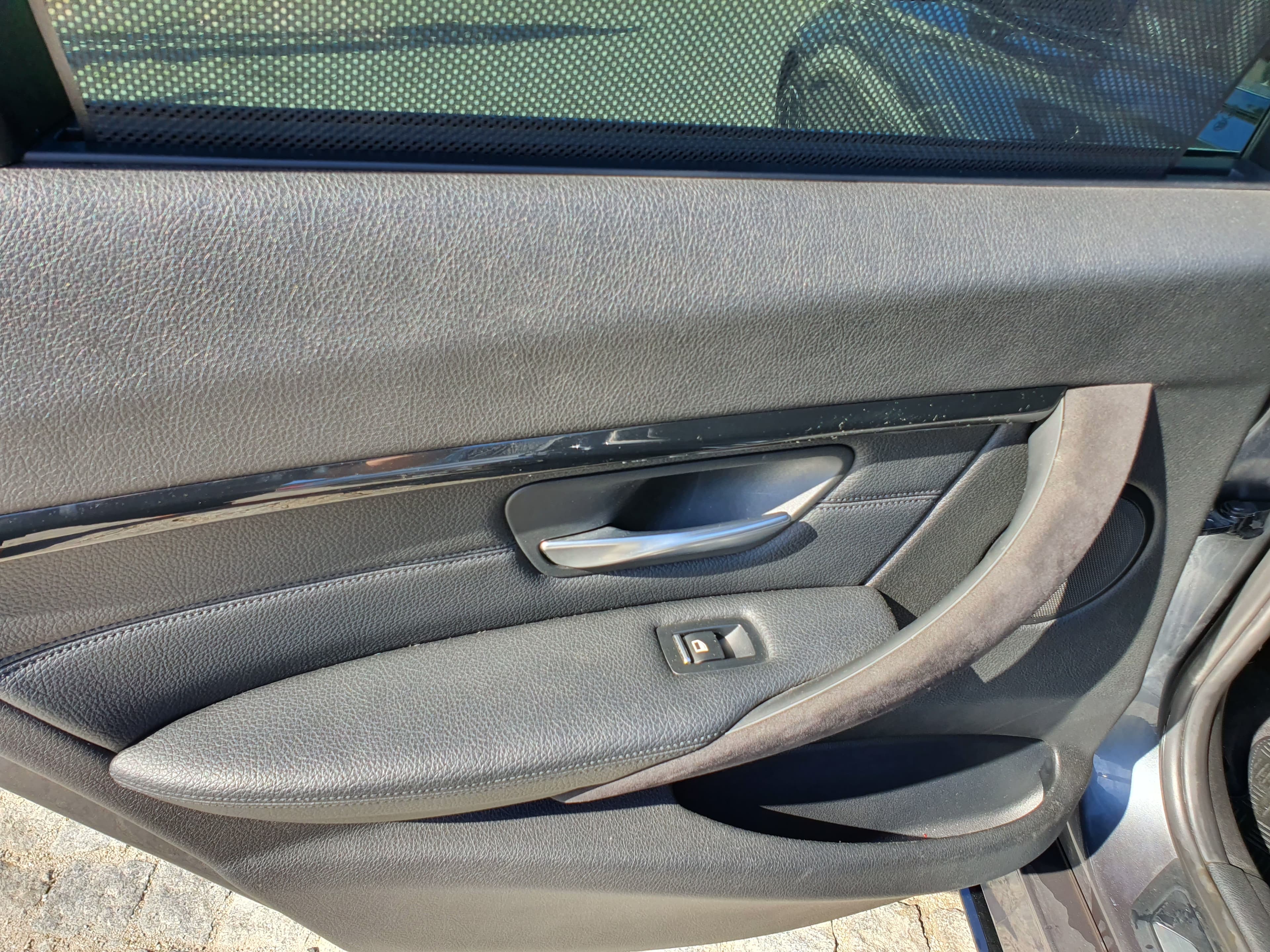 BMW 318 D · Ano 2016 — imagen 30