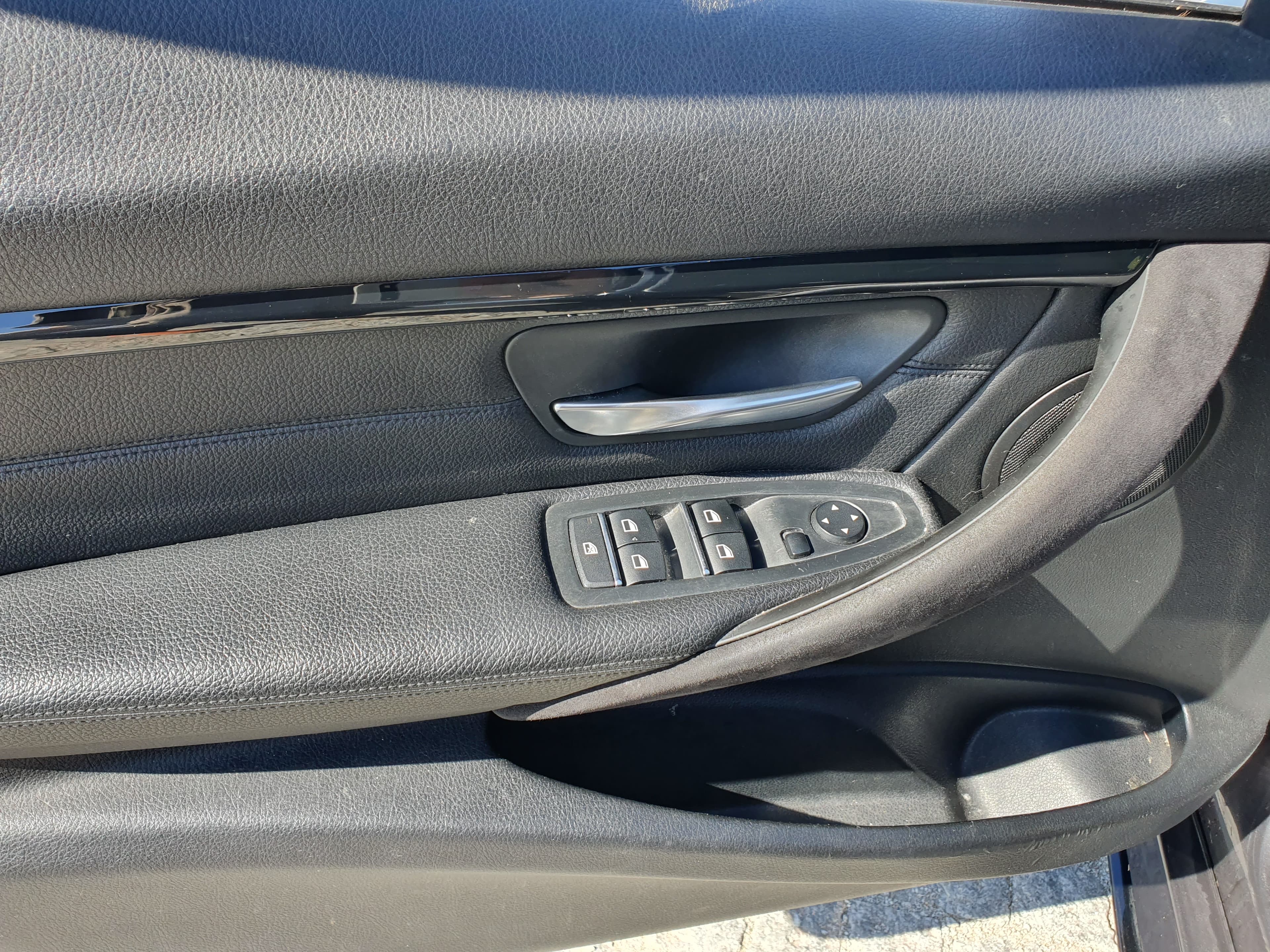 BMW 318 D · Ano 2016 — imagen 38