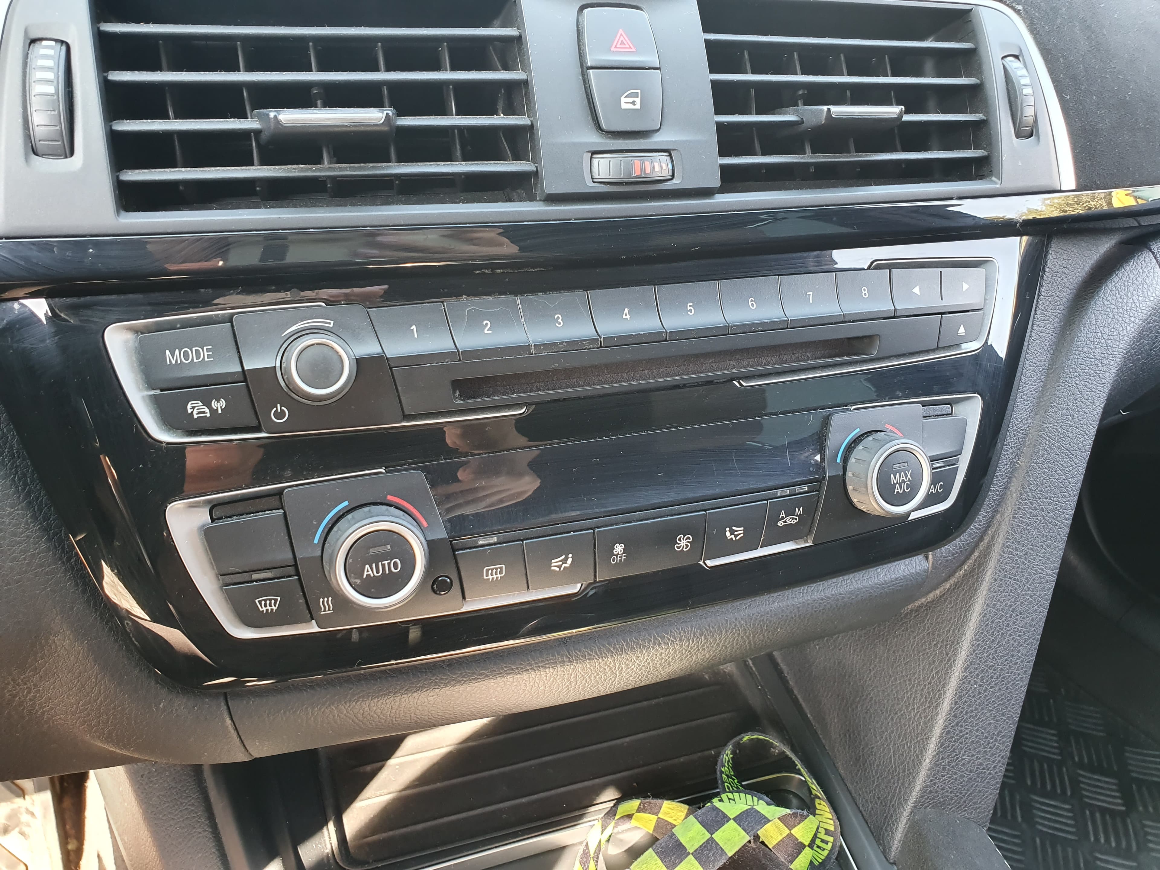 BMW 318 D · Ano 2016 — imagen 44