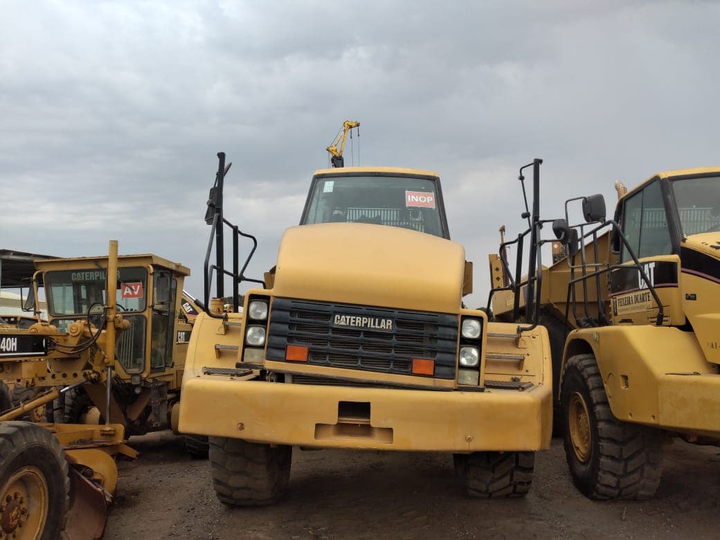 Dumper CATERPILLAR 735 - Lote 14 — imagem 2