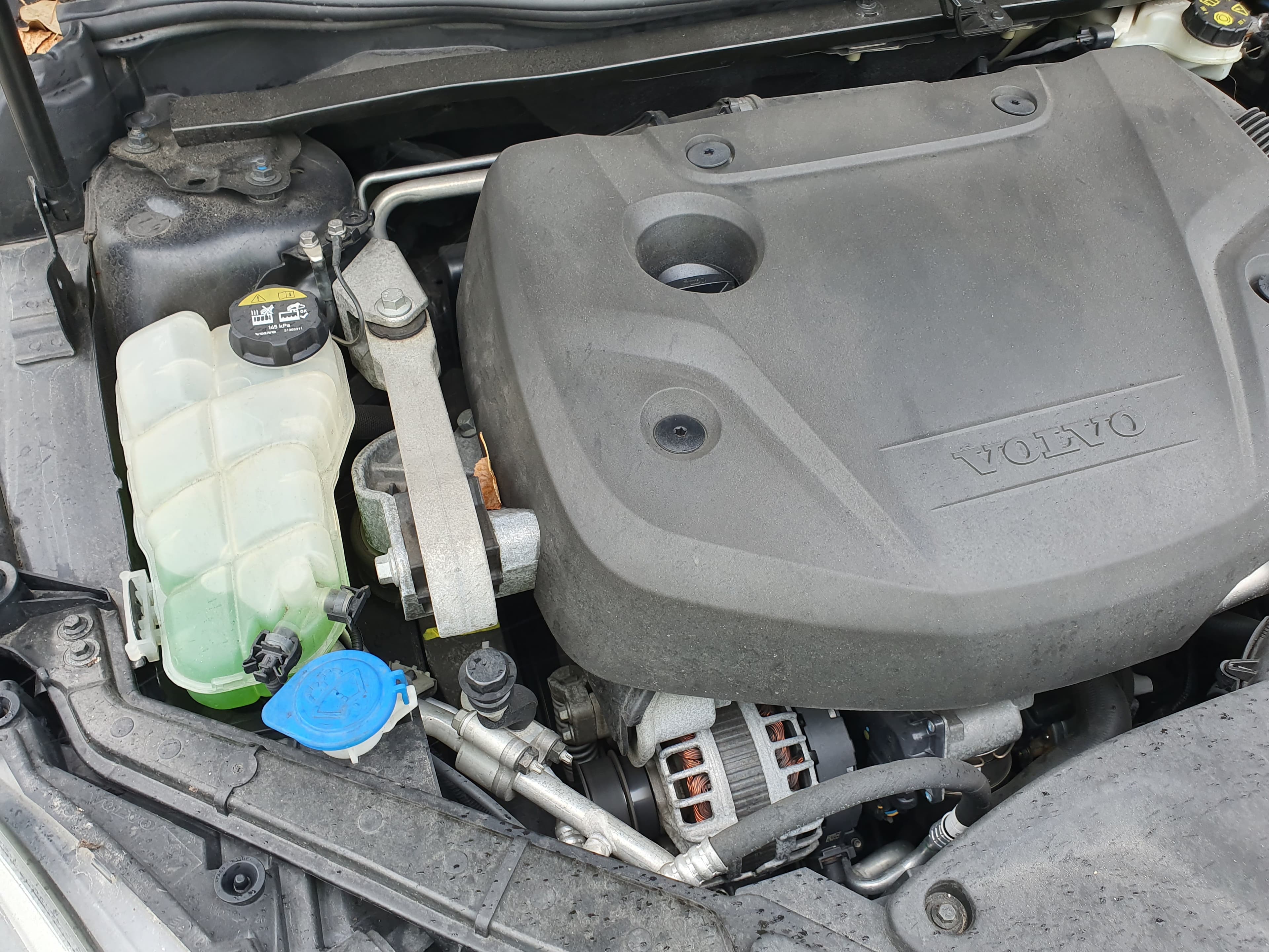 Volvo V40 · Ano 2016 — imagem 37