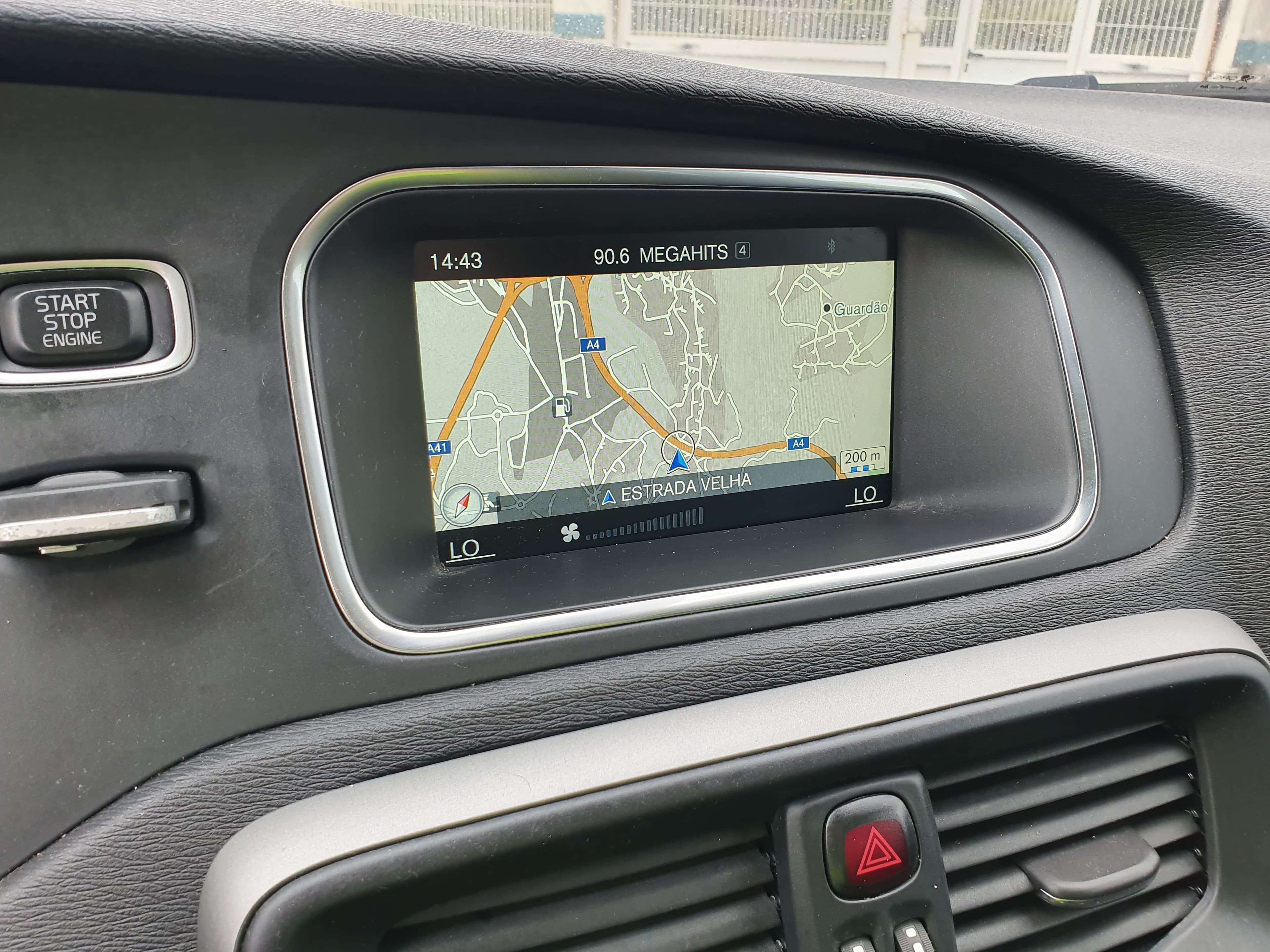 Volvo V40 · Ano 2016 — imagem 25