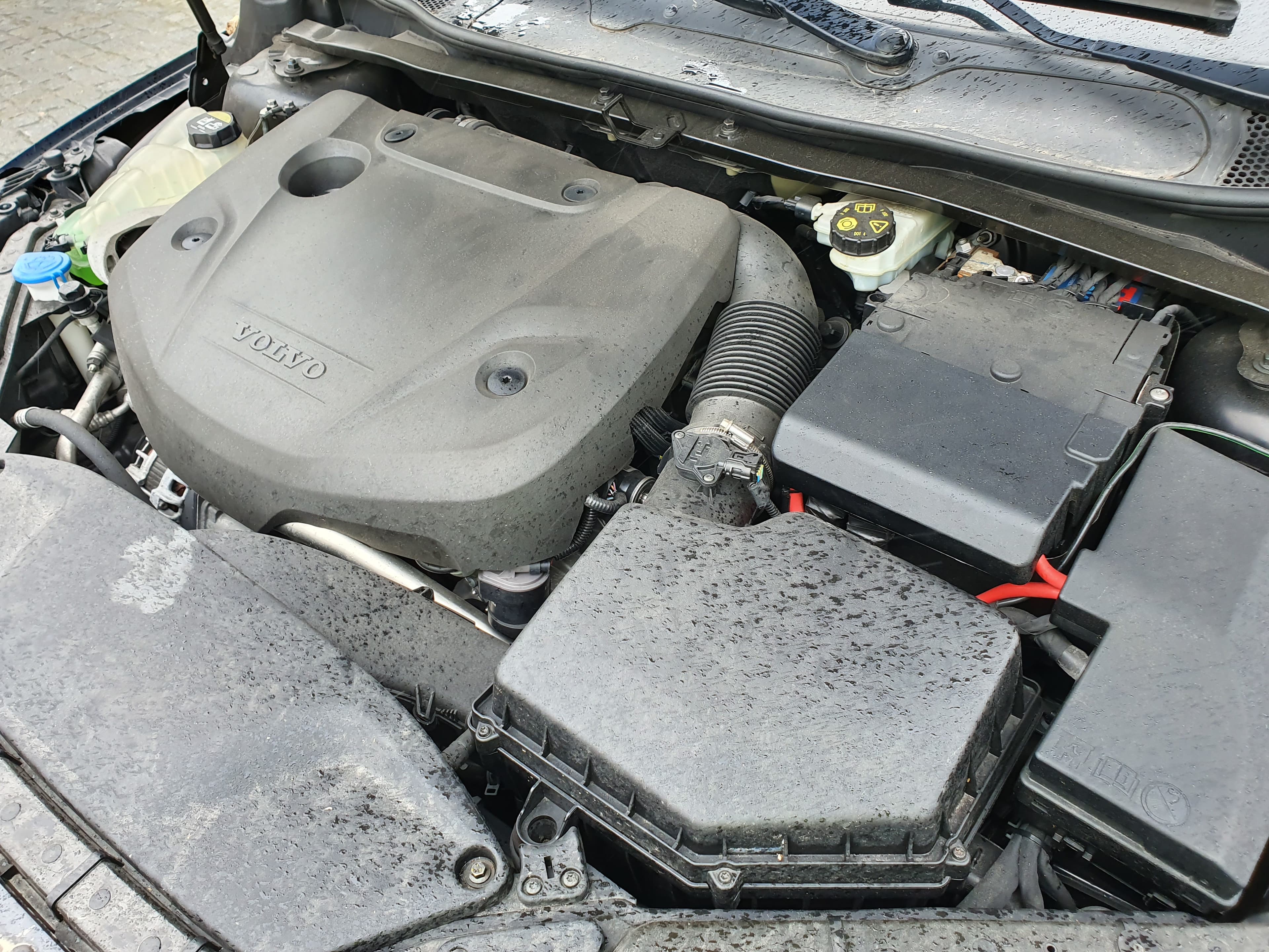 Volvo V40 · Ano 2016 — imagem 38
