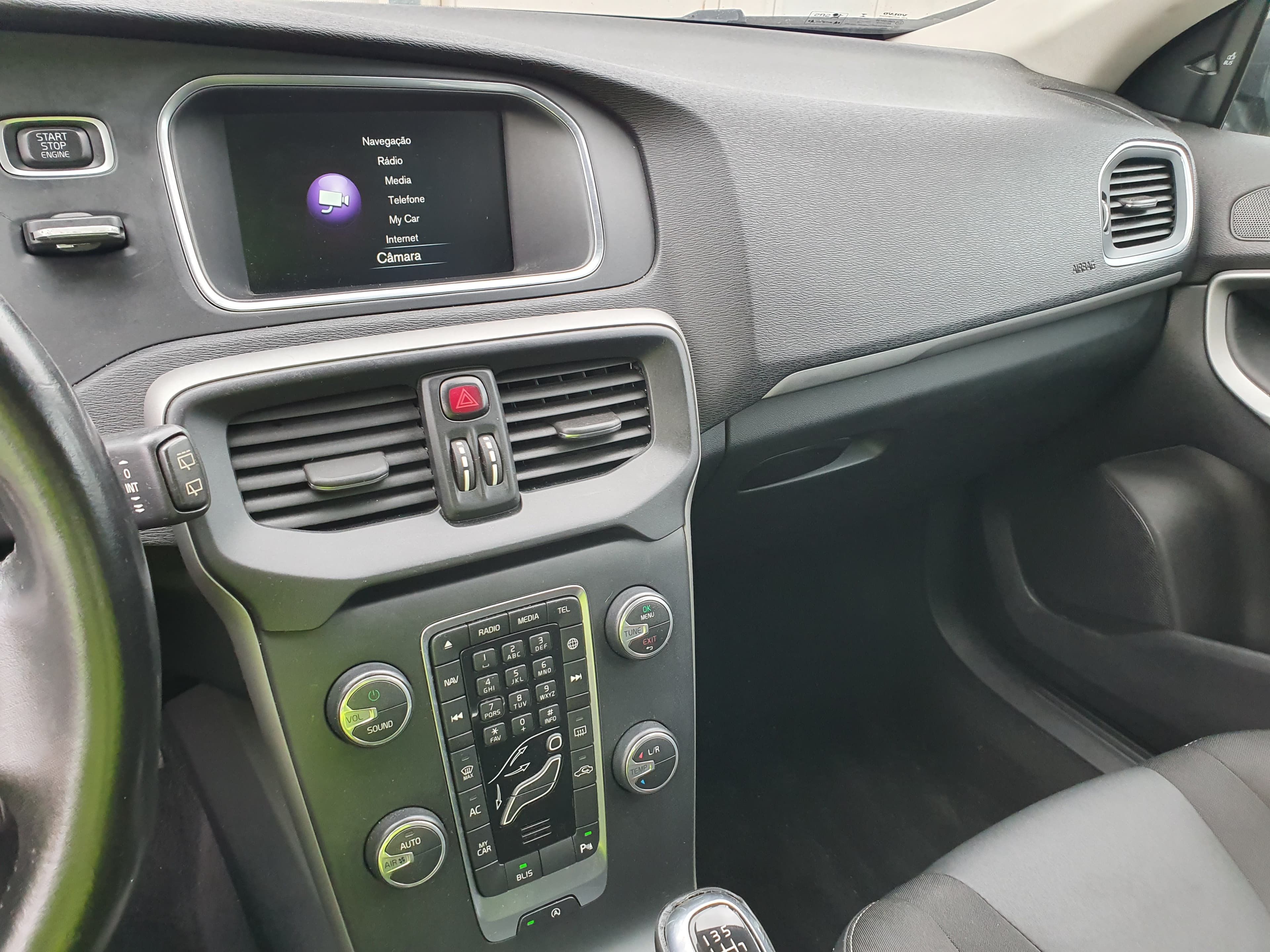 Volvo V40 · Ano 2016 — imagem 35