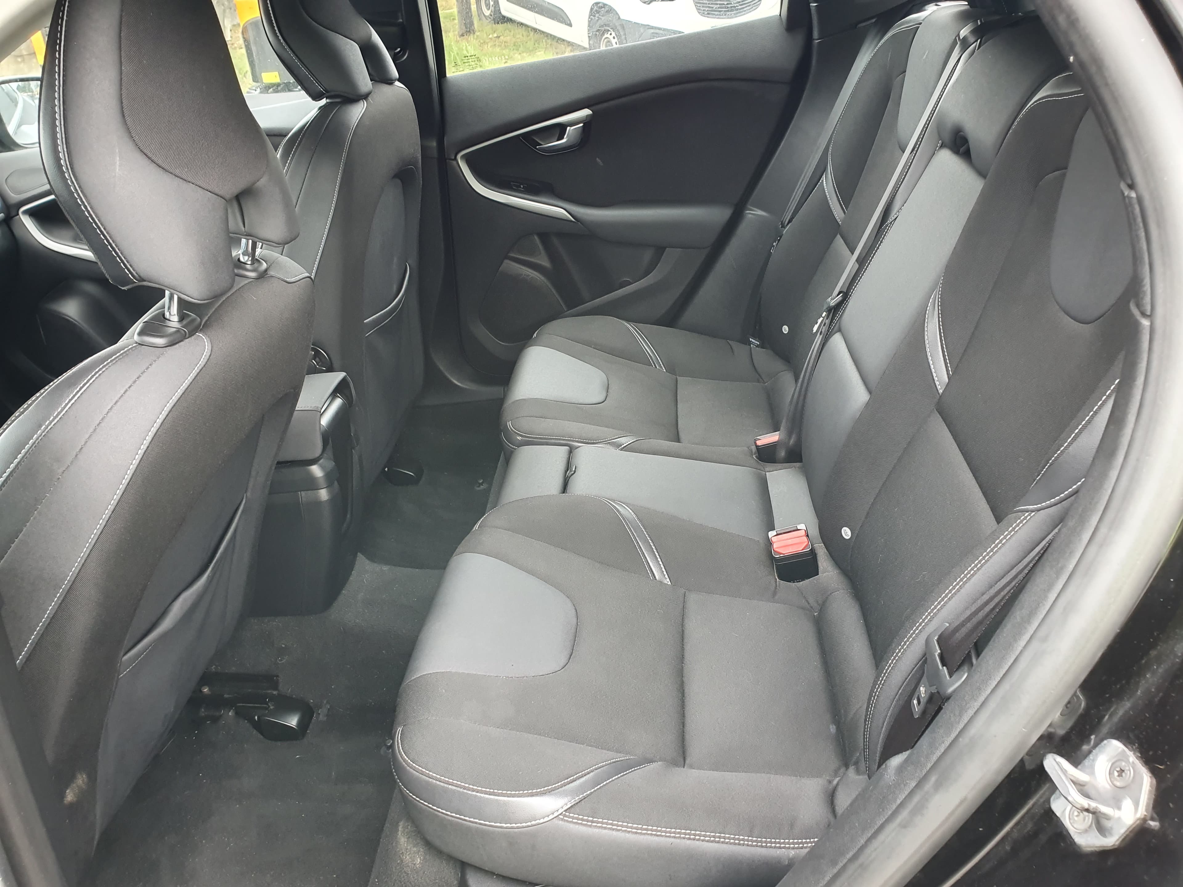 Volvo V40 · Ano 2016 — imagem 30
