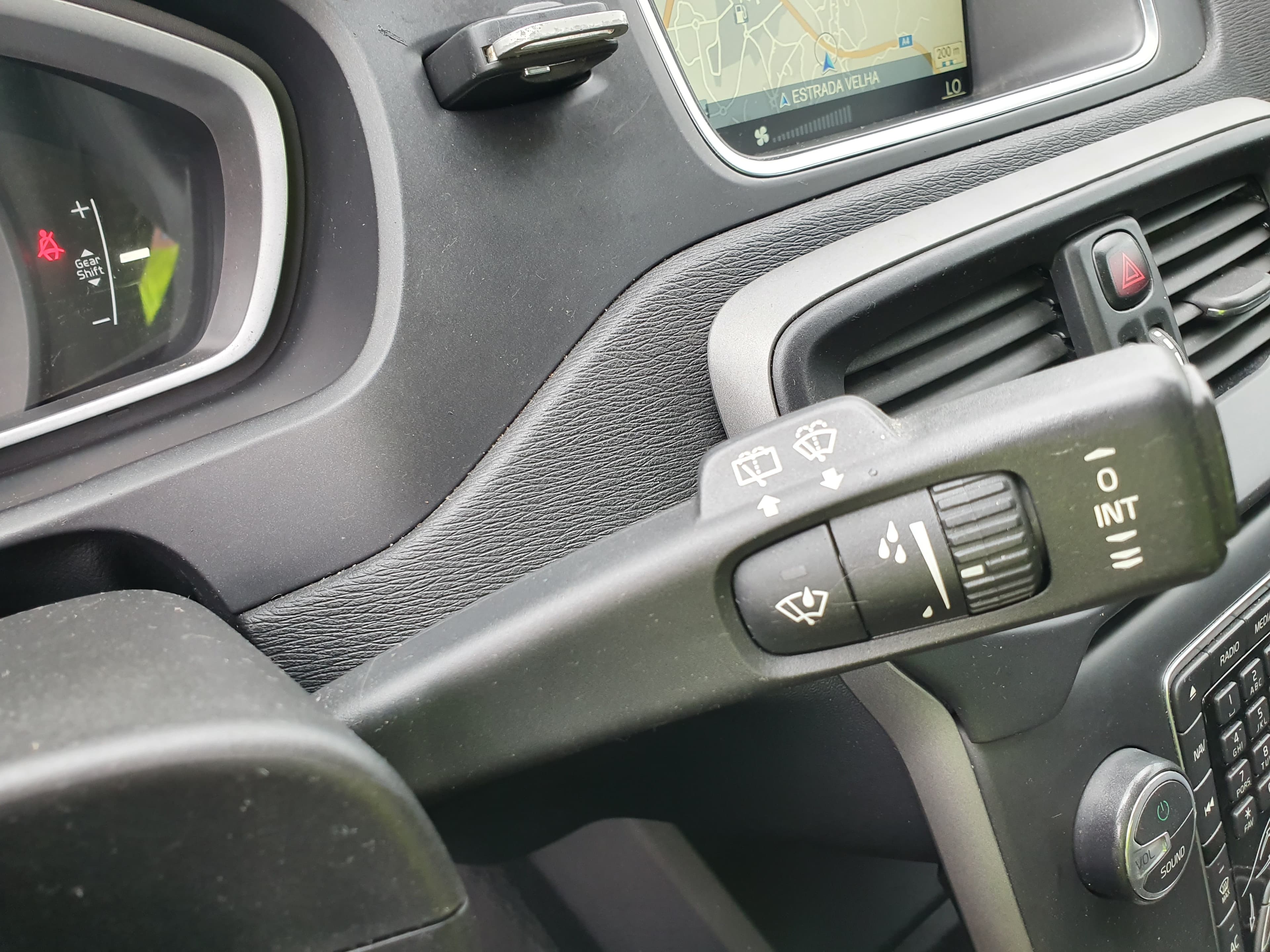 Volvo V40 · Ano 2016 — imagem 42