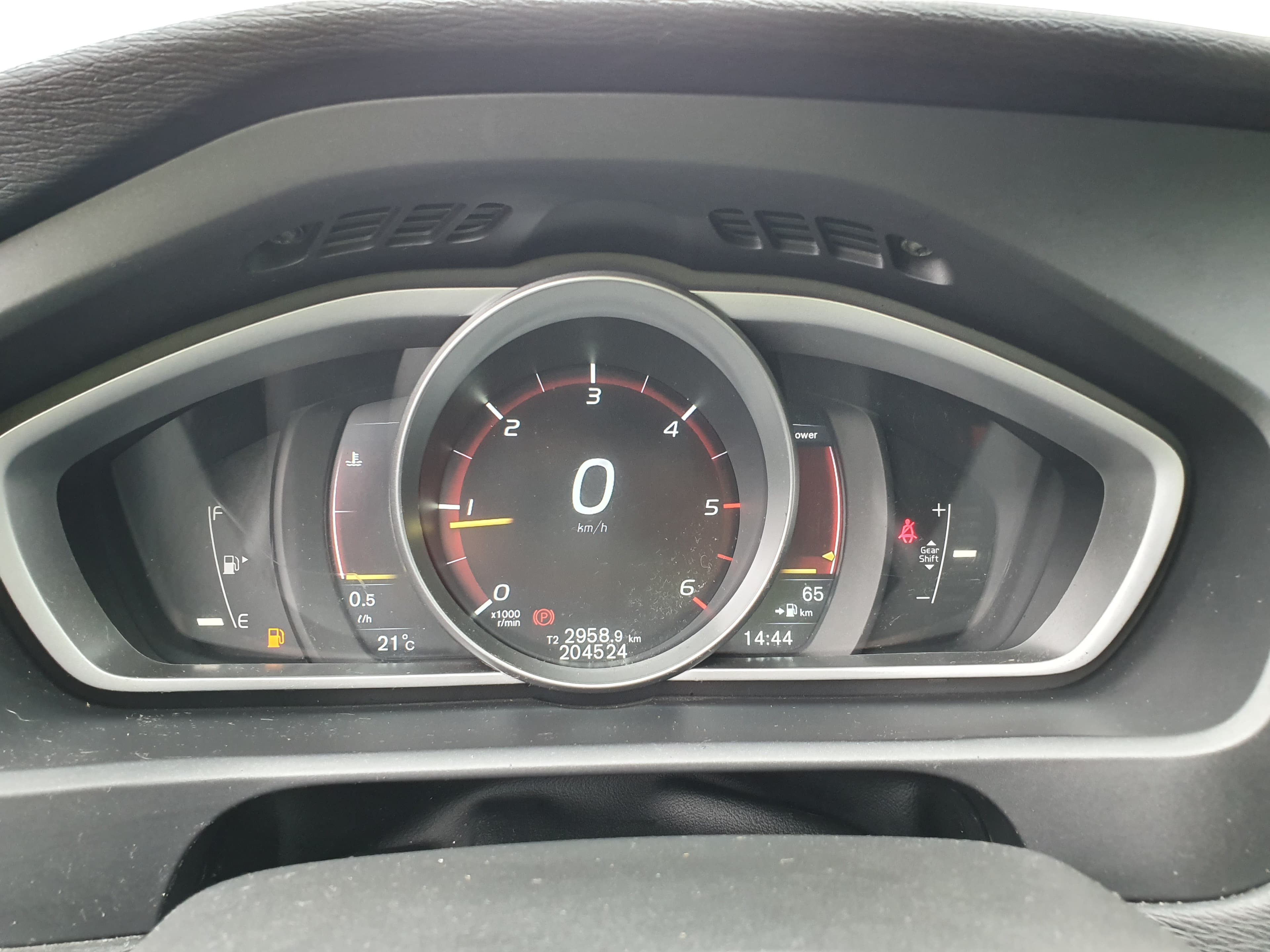 Volvo V40 · Ano 2016 — imagem 41