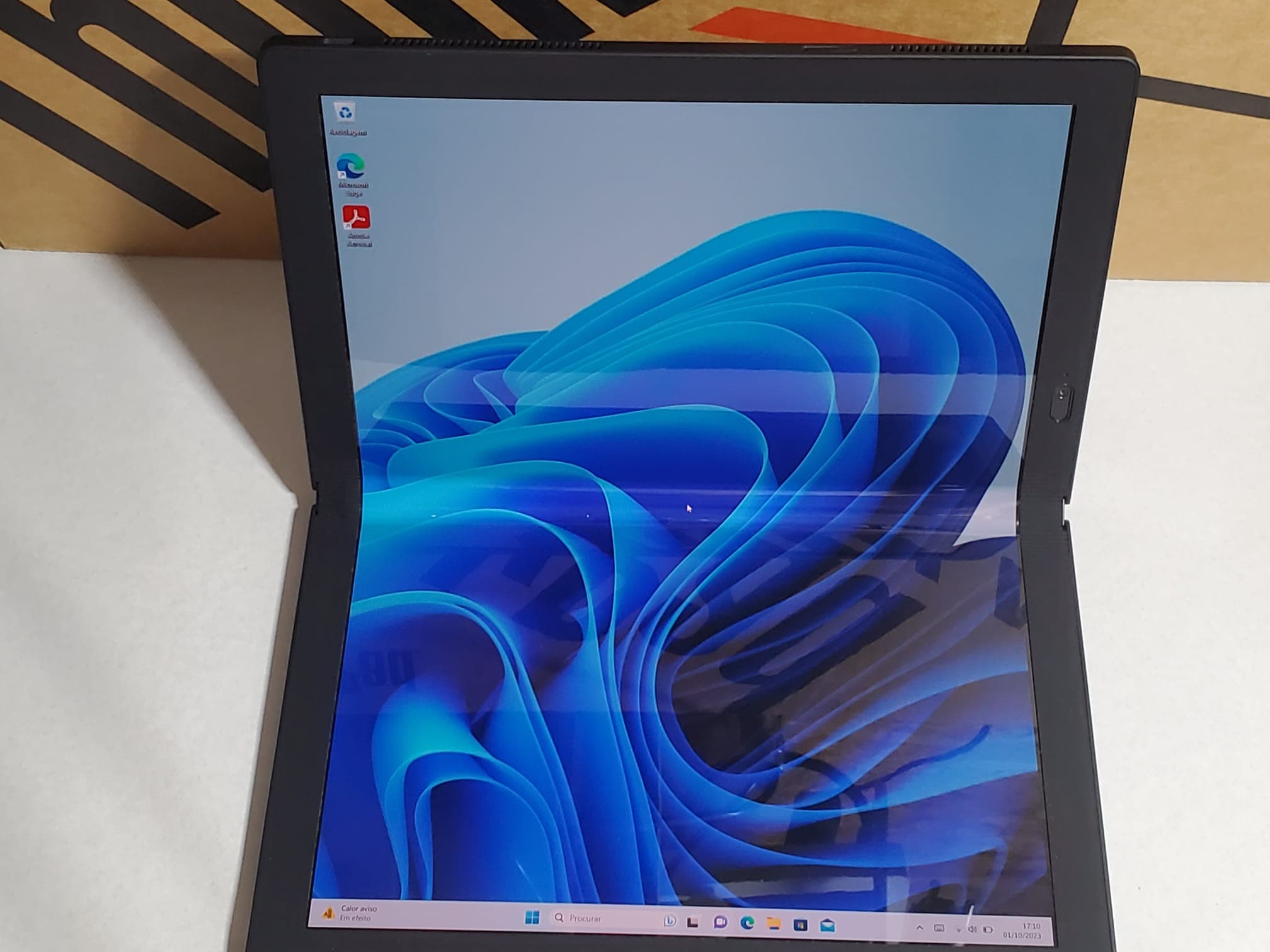 Portátil Lenovo ThinkPad X1 Fold — image 1