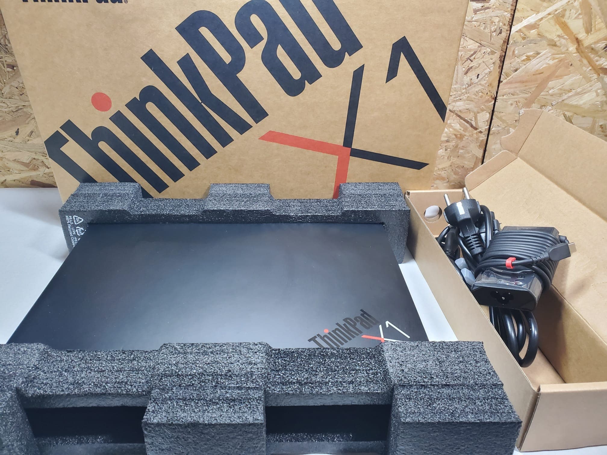 Portátil Lenovo ThinkPad X1 Fold — image 17