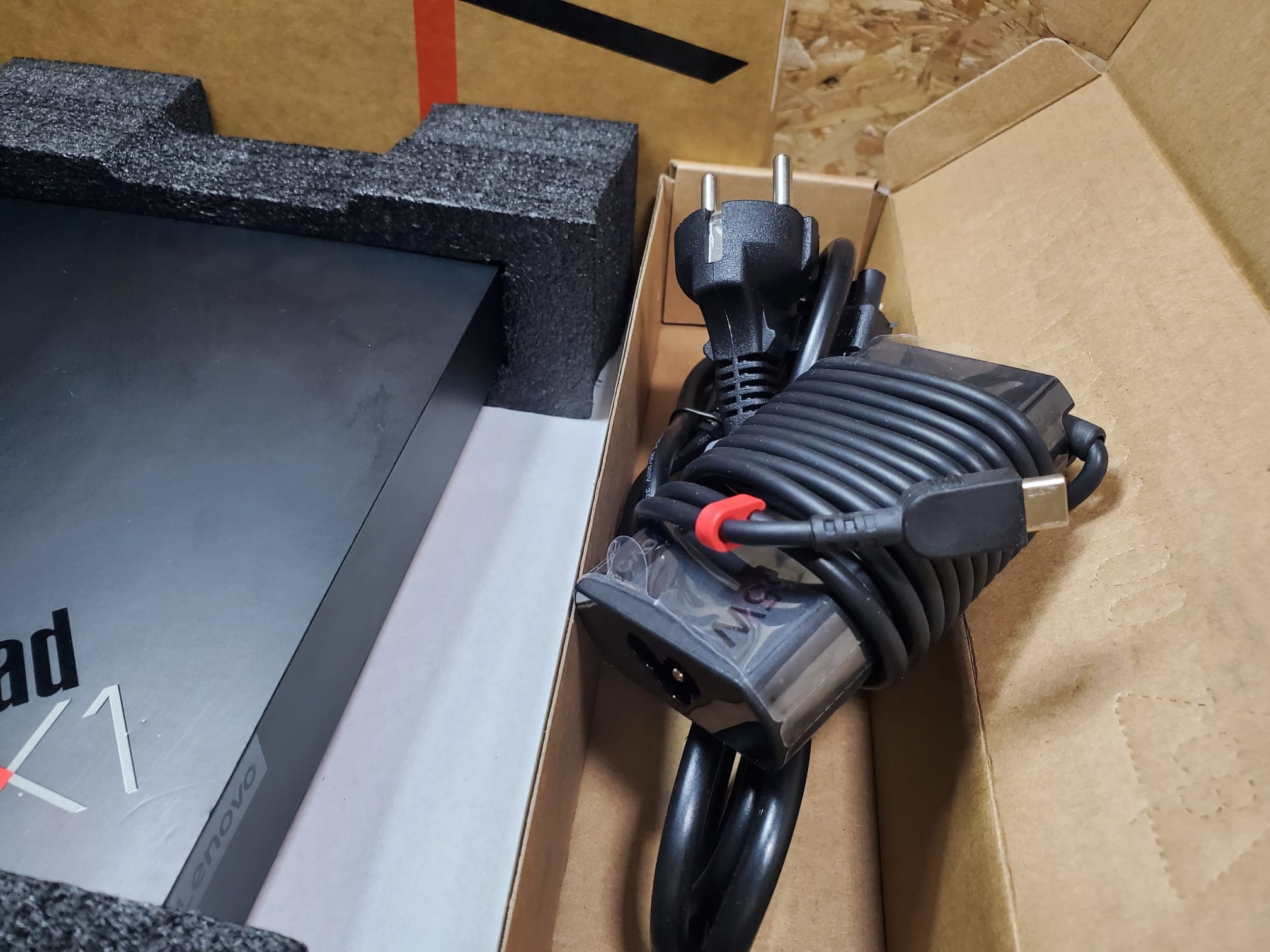 Portátil Lenovo ThinkPad X1 Fold — image 9