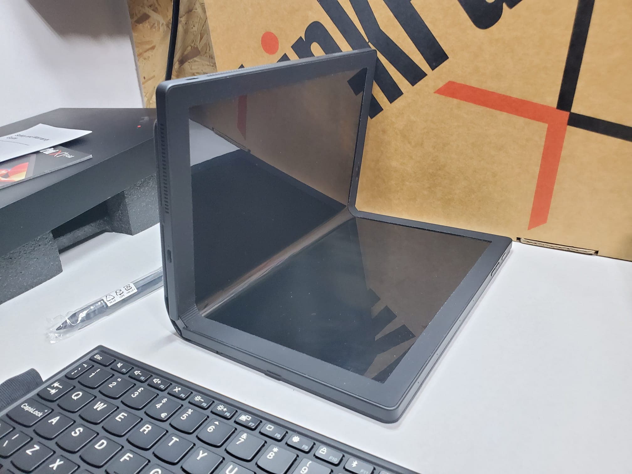 Portátil Lenovo ThinkPad X1 Fold — image 16