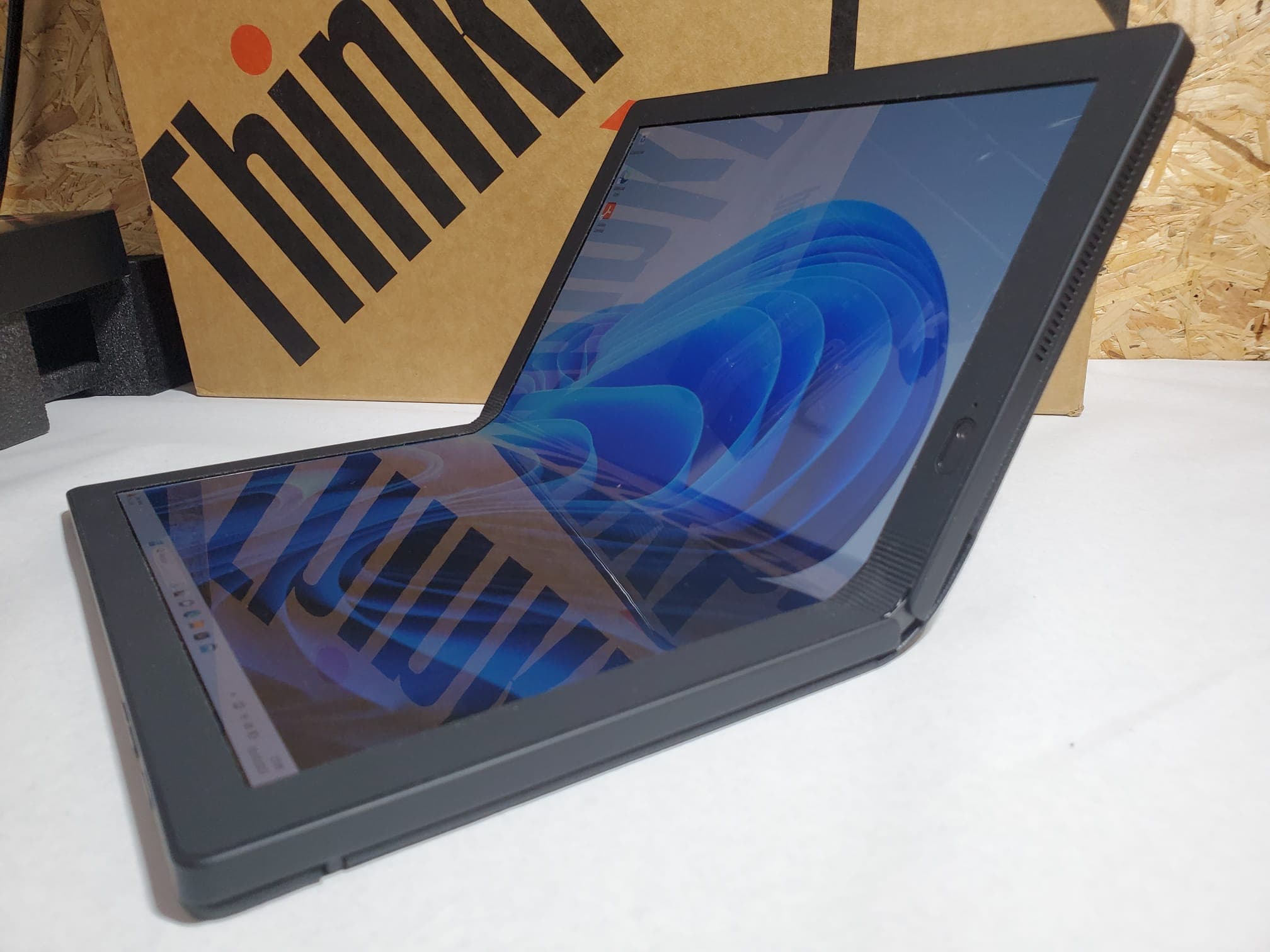 Portátil Lenovo ThinkPad X1 Fold — image 5