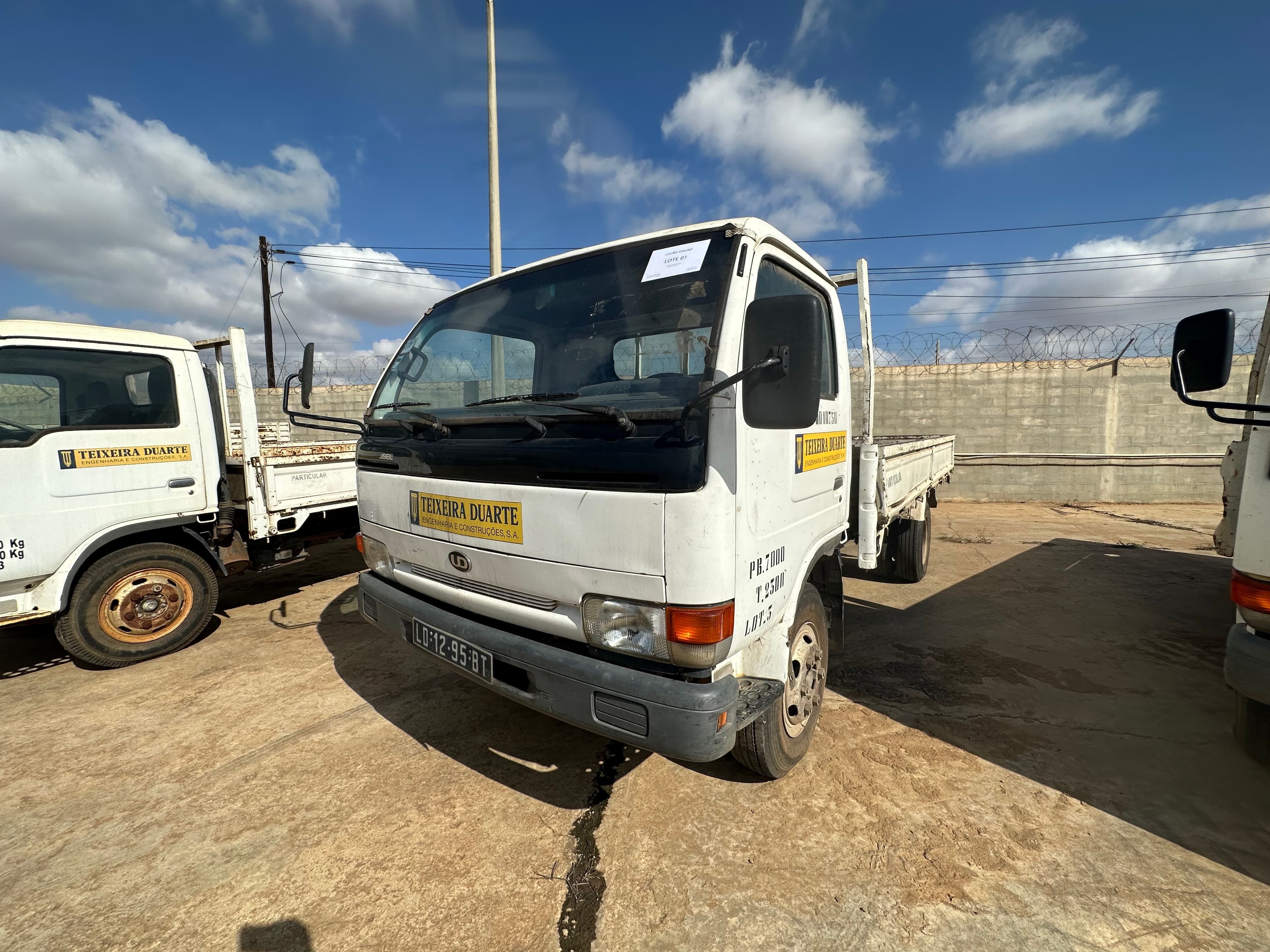 Nissan Cabstar NU41H4 — imagen 1
