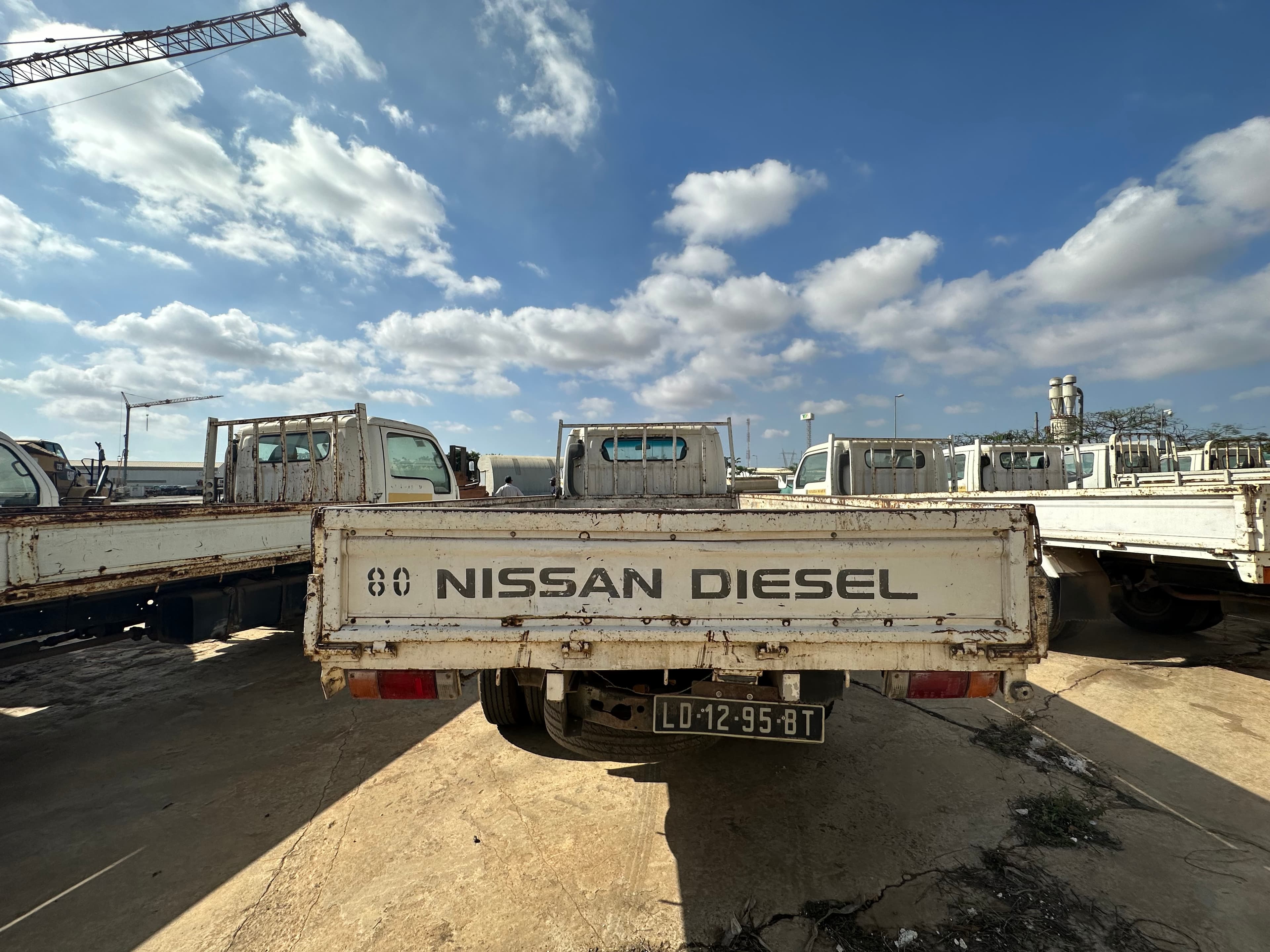 Nissan Cabstar NU41H4 — imagen 2
