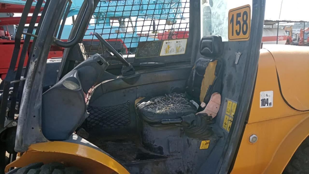 Empilhador JCB 520-40 — image 6