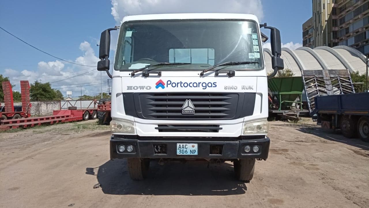Camião Sinotruk Howo · 2013 — imagen 7