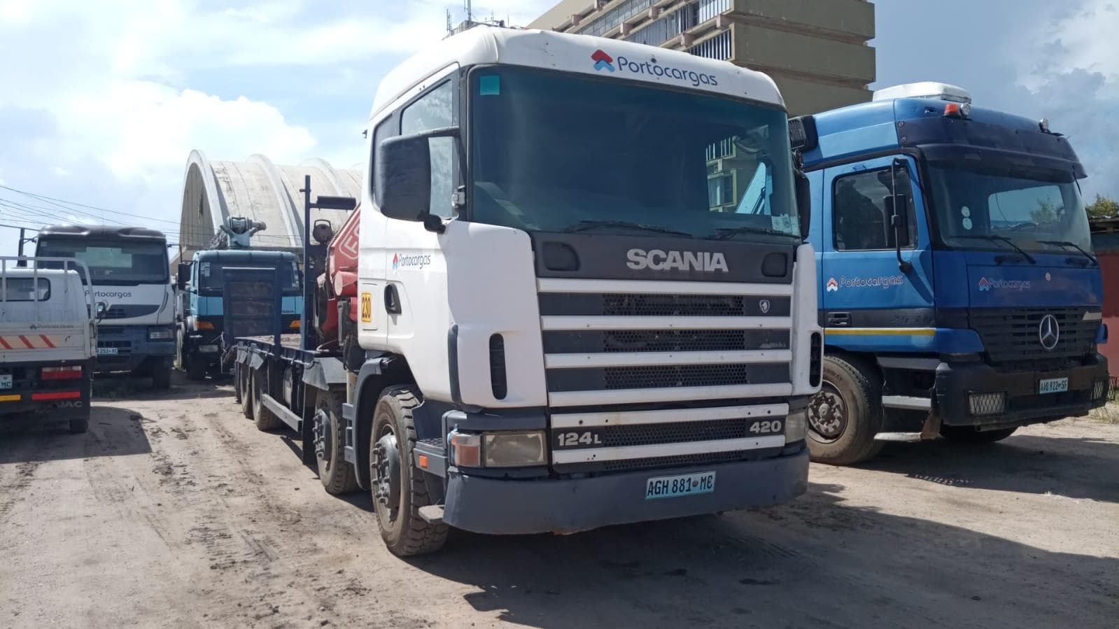 Camião Scania R124LA 6X2 · 2002