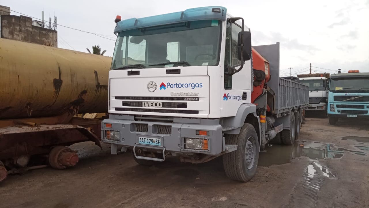 Camião Iveco EuroTrakker · 2003