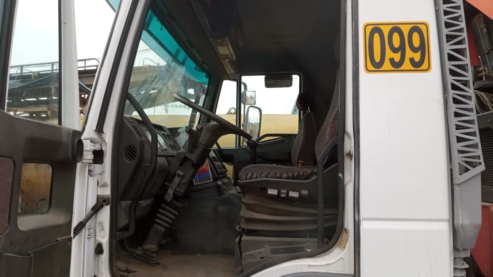 Camião Iveco EuroTrakker · 2003 — imagen 5
