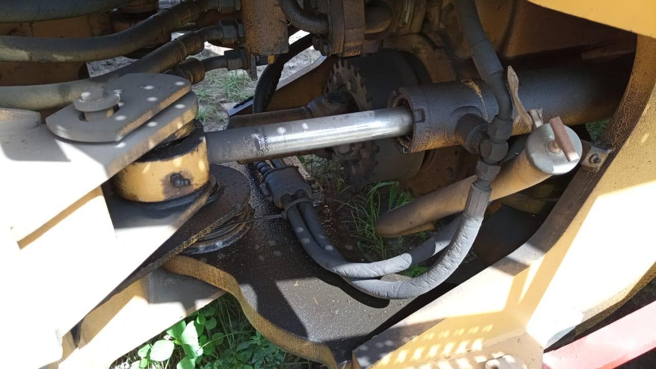 Pá carregadeira Caterpillar — image 5