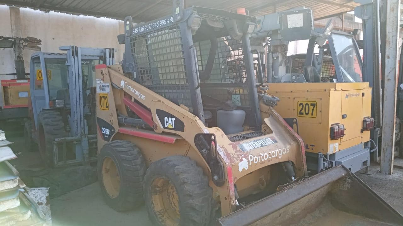 Mini carregadeira Caterpillar 226B2 — imagen 2
