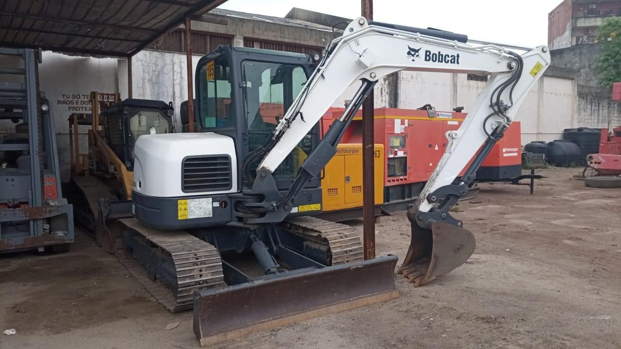 Mini escavadora BOB CAT — imagen 5