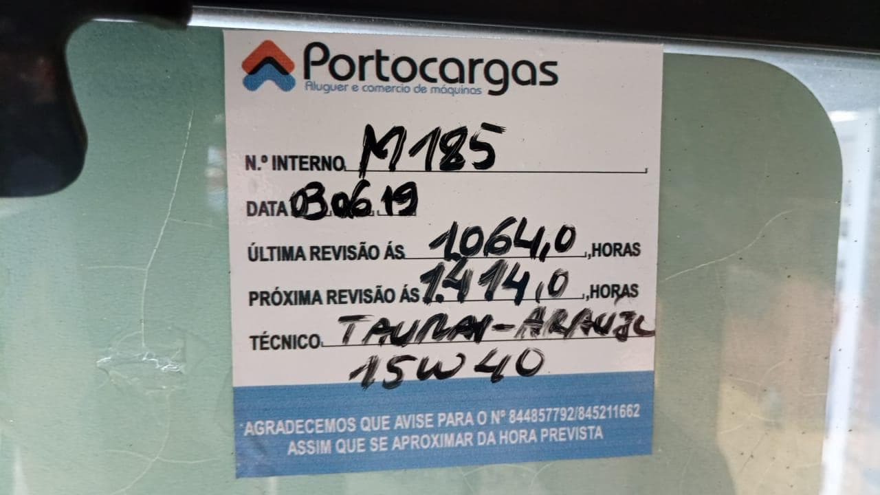 Mini escavadora BOB CAT — imagen 2