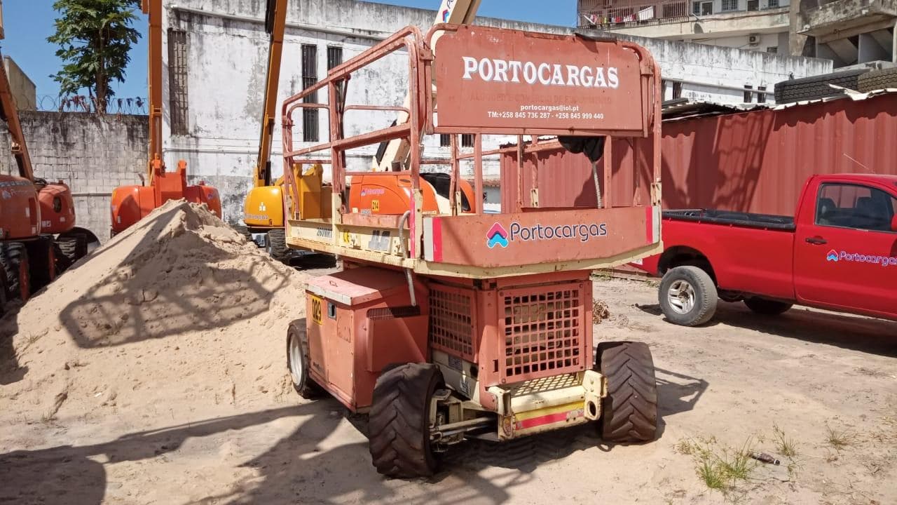 Plataforma elevatória JLG 260 MRT — imagen 3