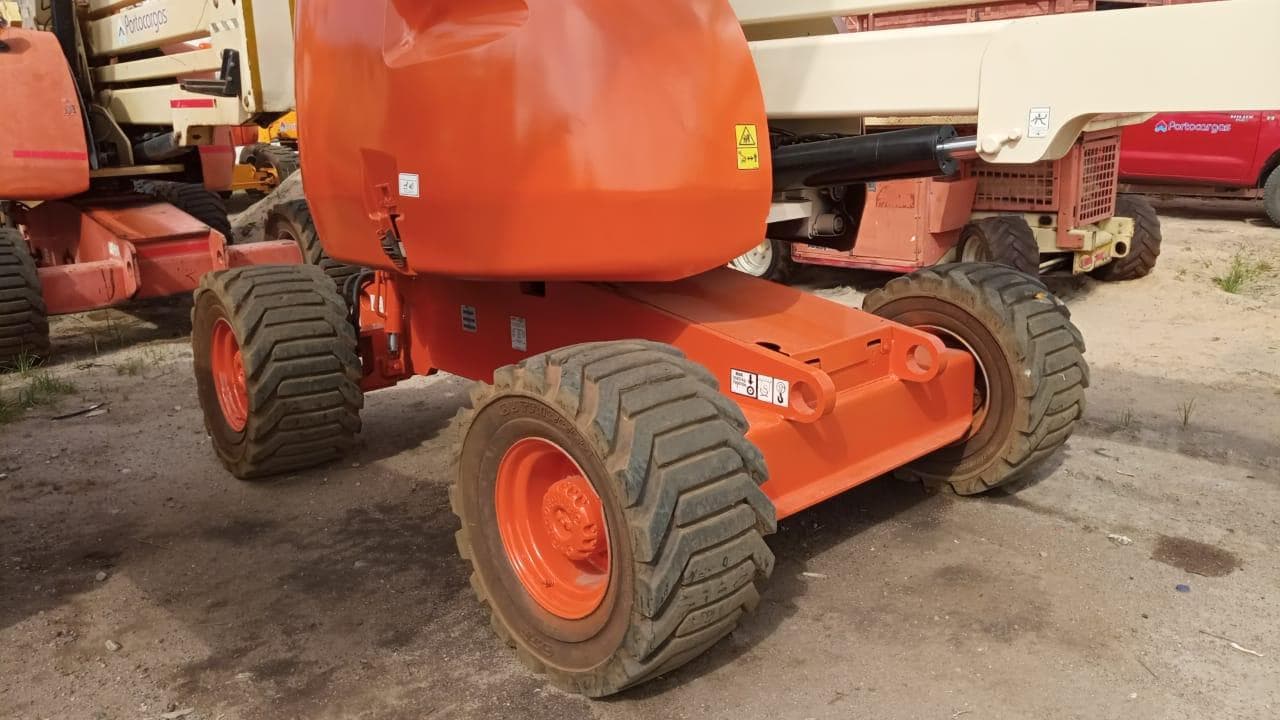 Plataforma elevatória JLG 16M — image 4