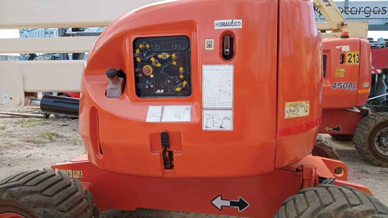 Plataforma elevatória JLG 16M — image 5
