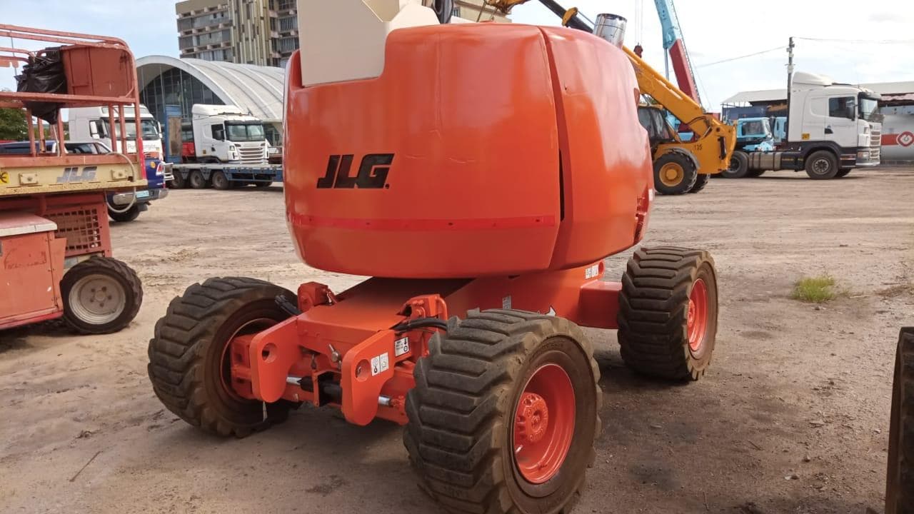 Plataforma elevatória JLG 16M — image 6