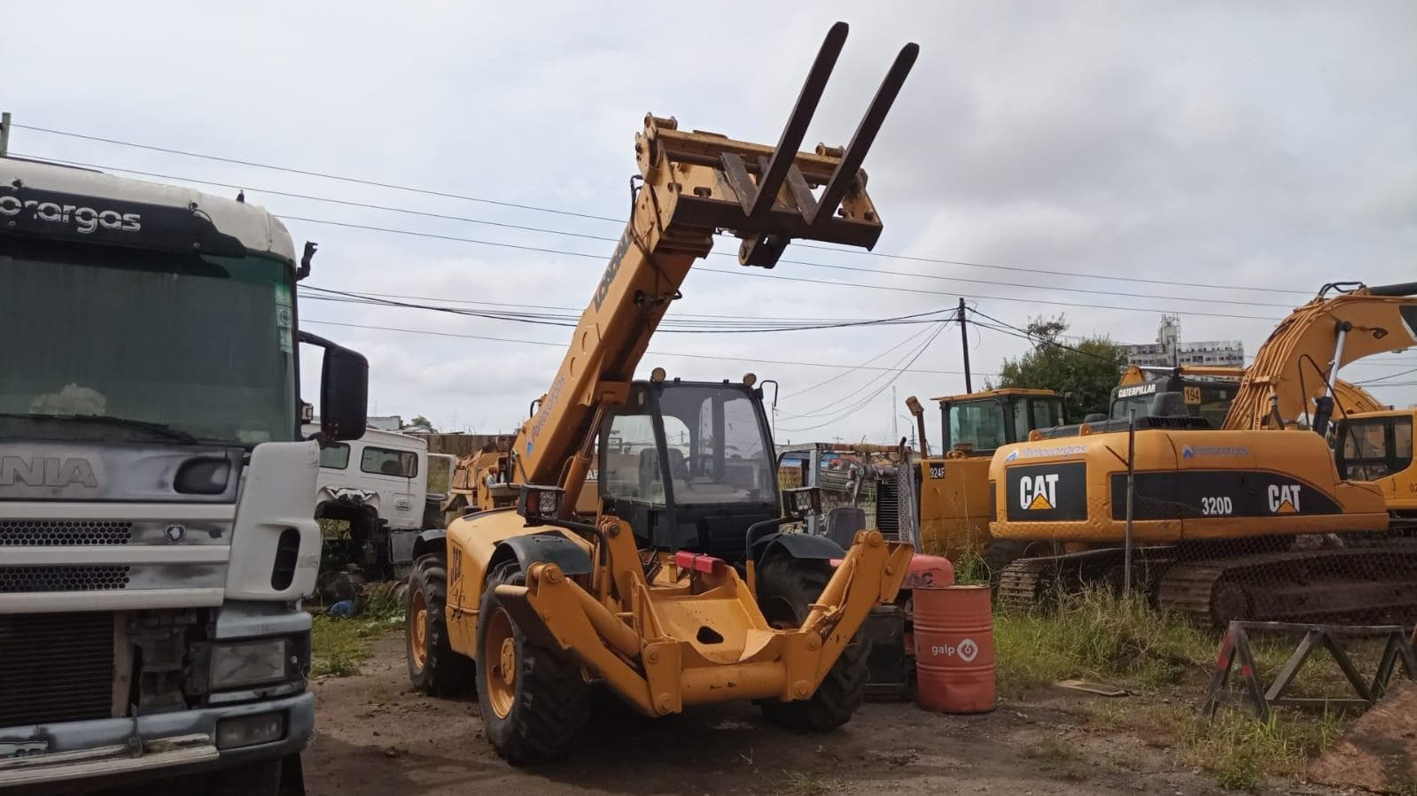Plataforma elevatória Manitou marca JCB JCB 532 120