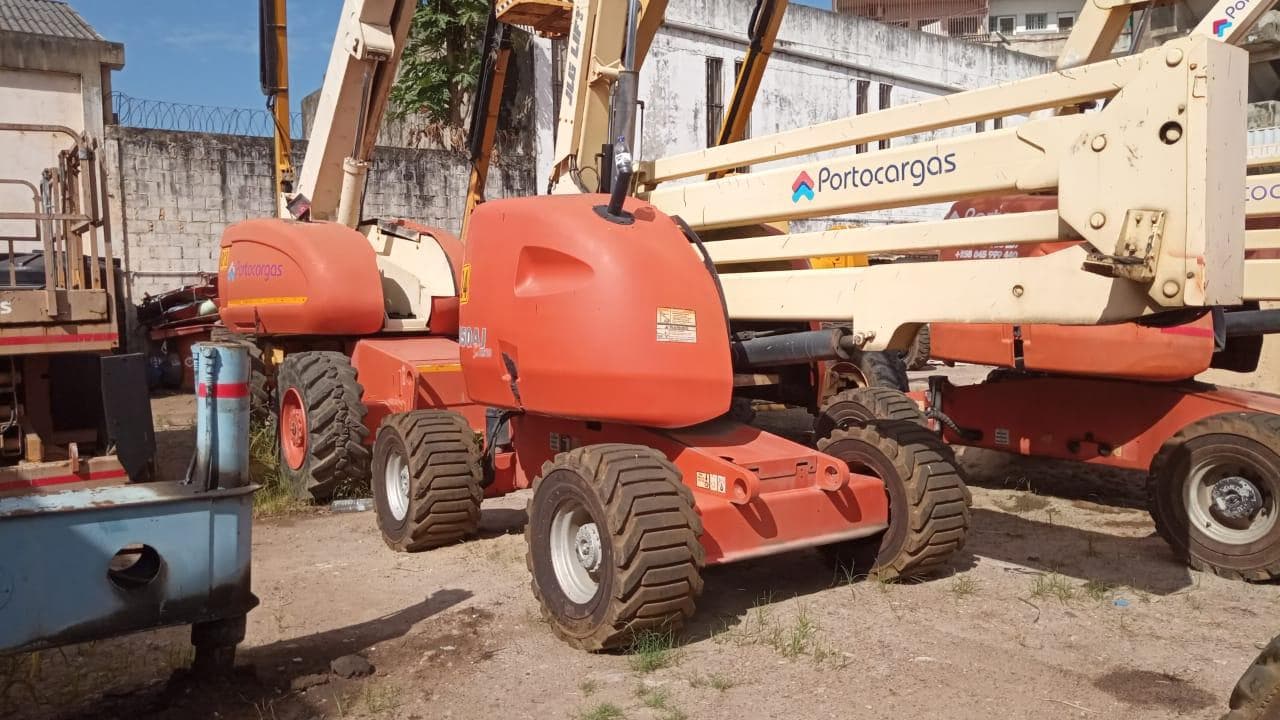Plataforma elevatória JLG 450AJ SII M