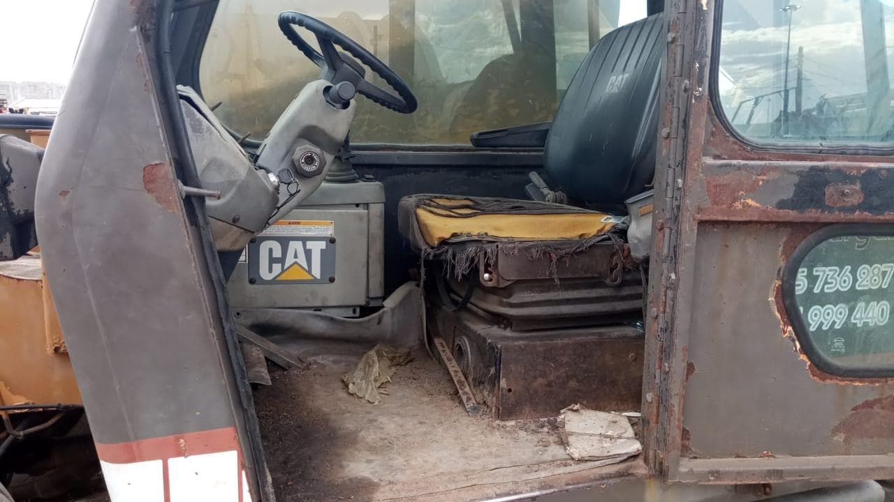 Caterpillar TH63 — imagen 11