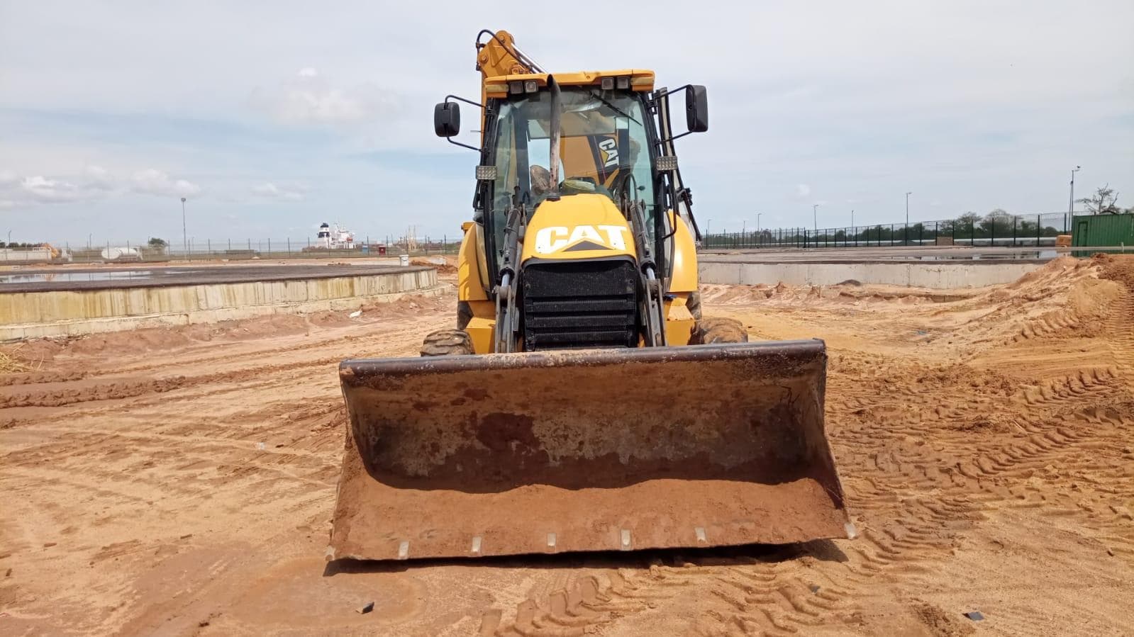 Retroescavadeira Caterpillar 428 E — imagen 4
