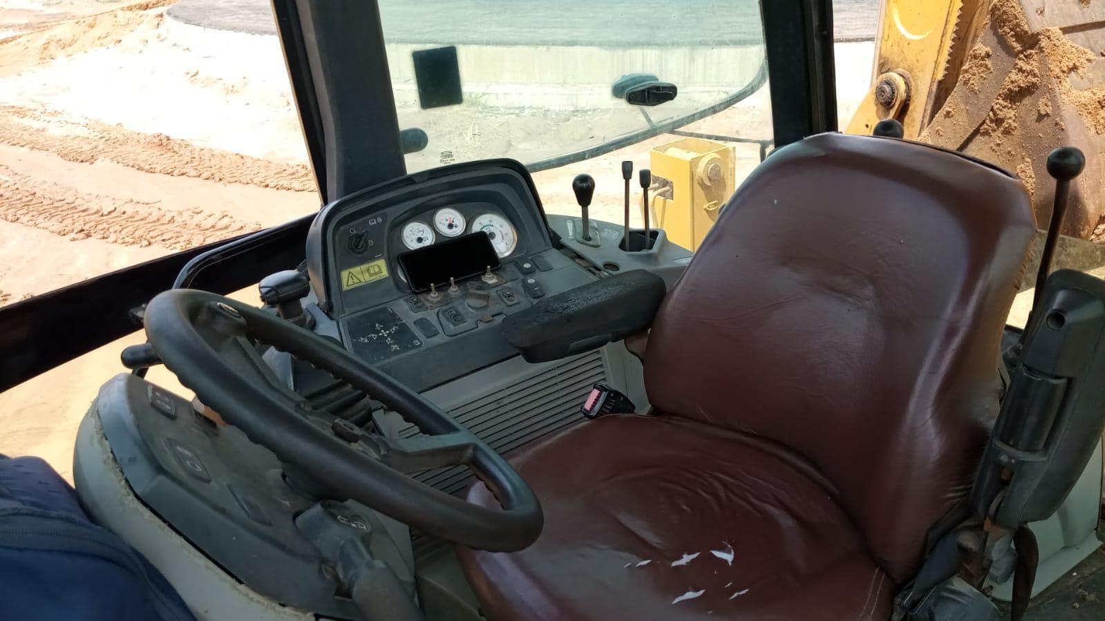 Retroescavadeira Caterpillar 428 E — imagen 9