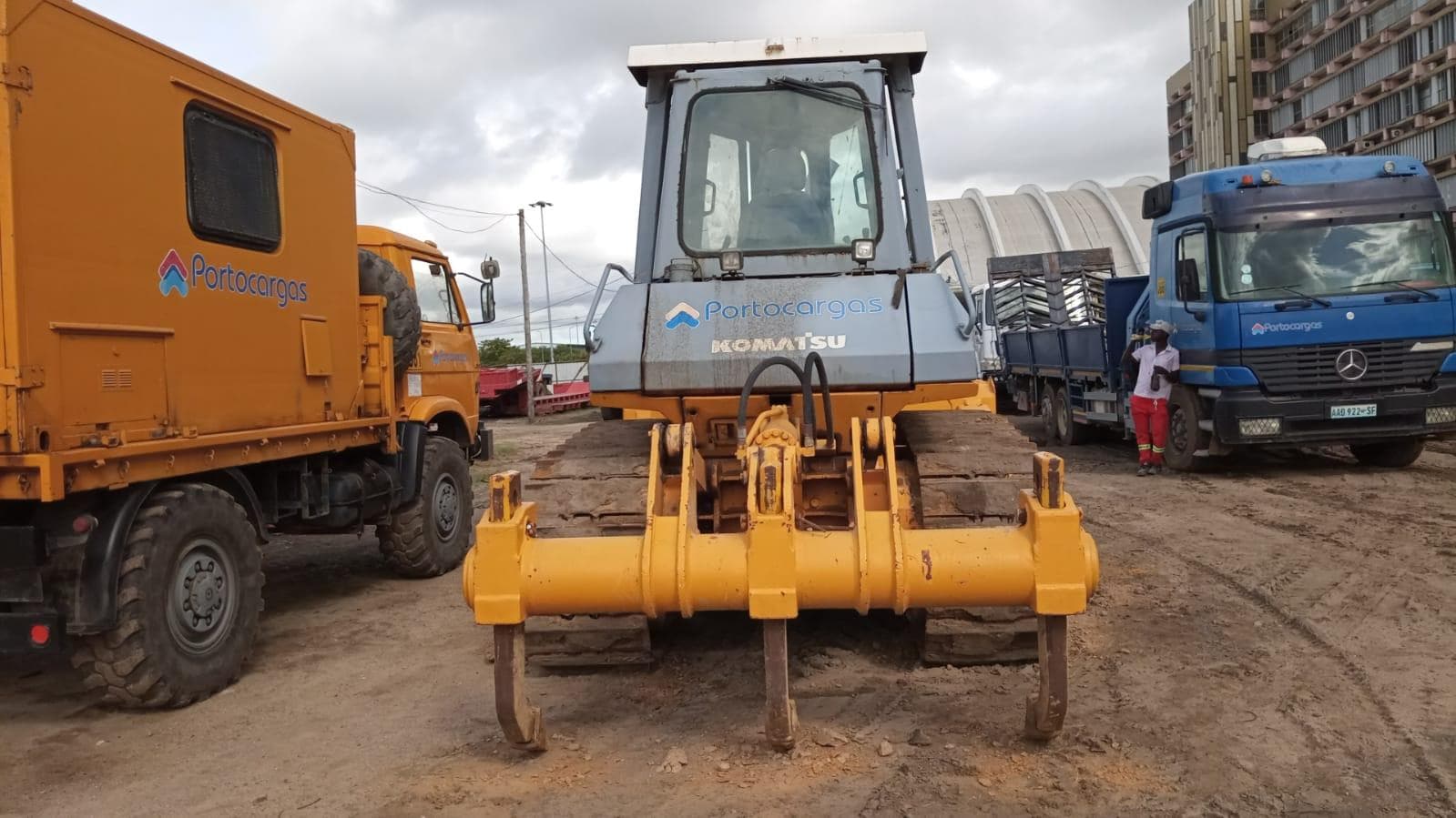 Bulldozer Komatsu D65EX-12 — imagem 3